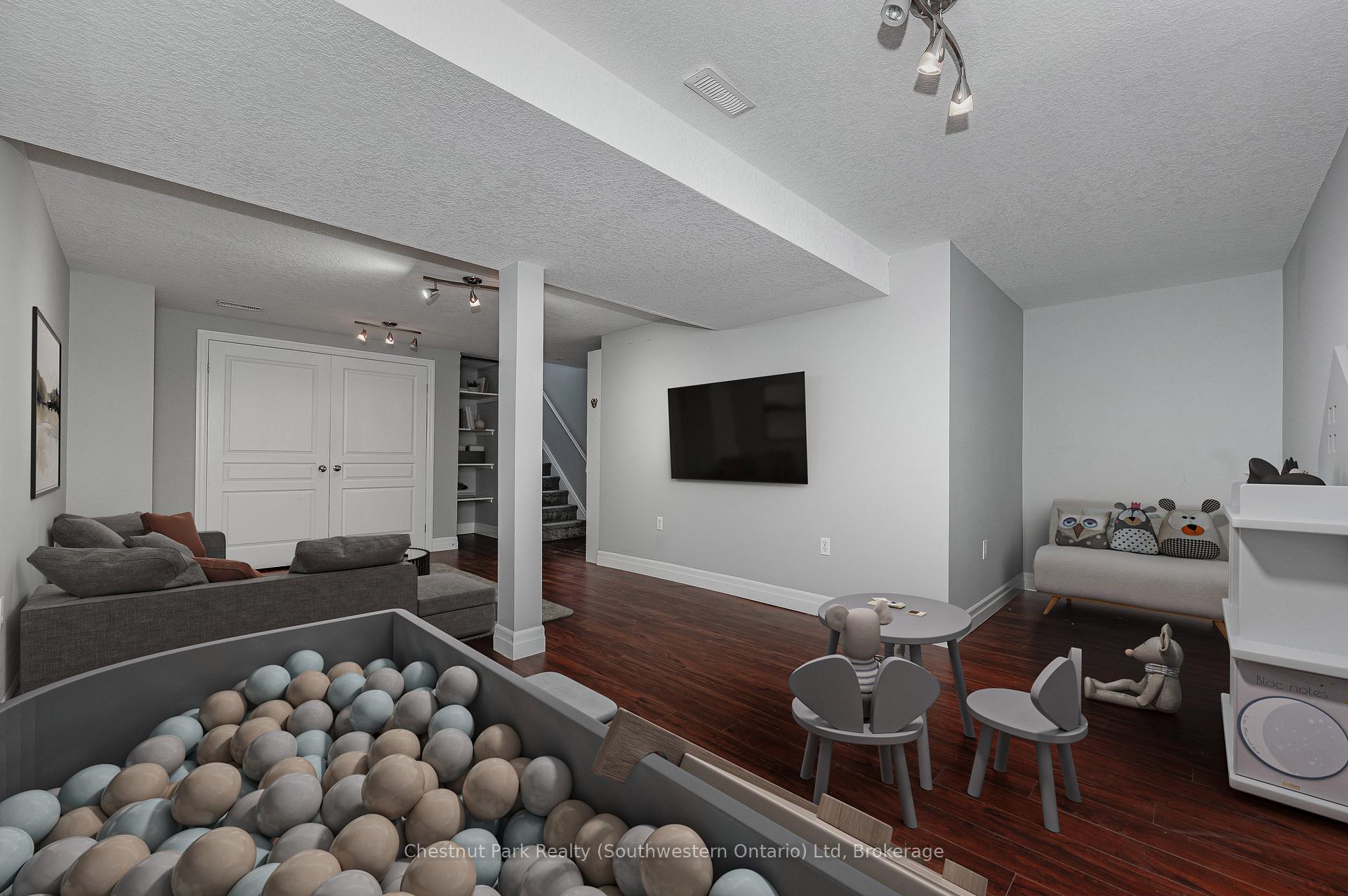 Photo 47 of Unit 9, 180 Marksam Road, Guelph, Willow West/Sugarbush/West Acres — HOMEH