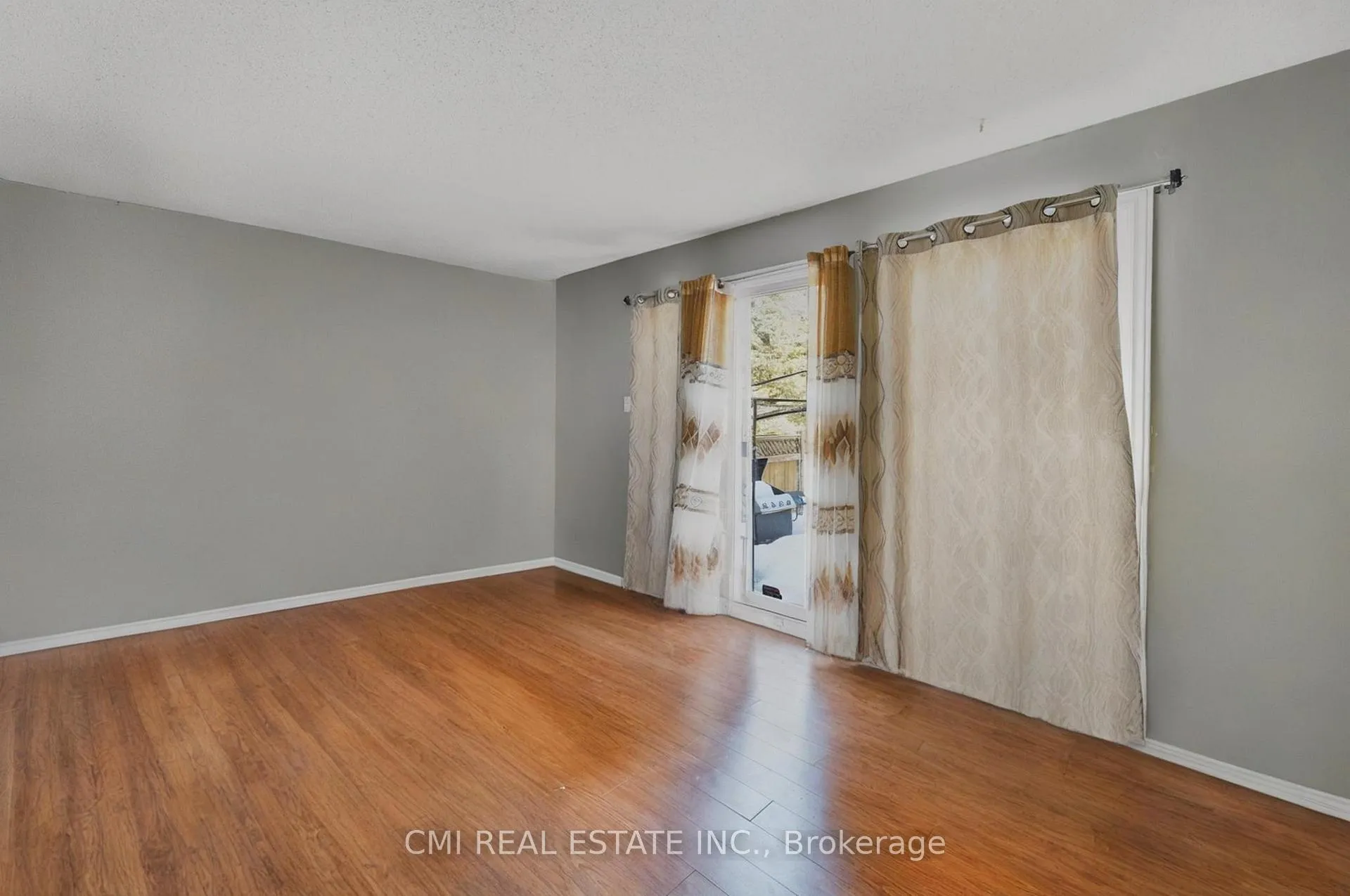 Photo 5 of Unit 49, 495 Sidney Drive, Ottawa, Fallingbrook/Pineridge — HOMEH