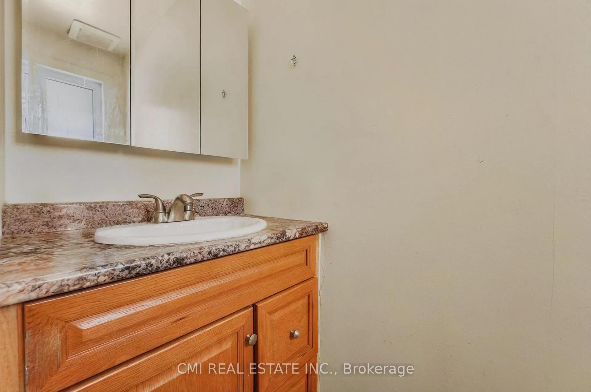 Photo 16 of Unit 49, 495 Sidney Drive, Ottawa, Fallingbrook/Pineridge — HOMEH