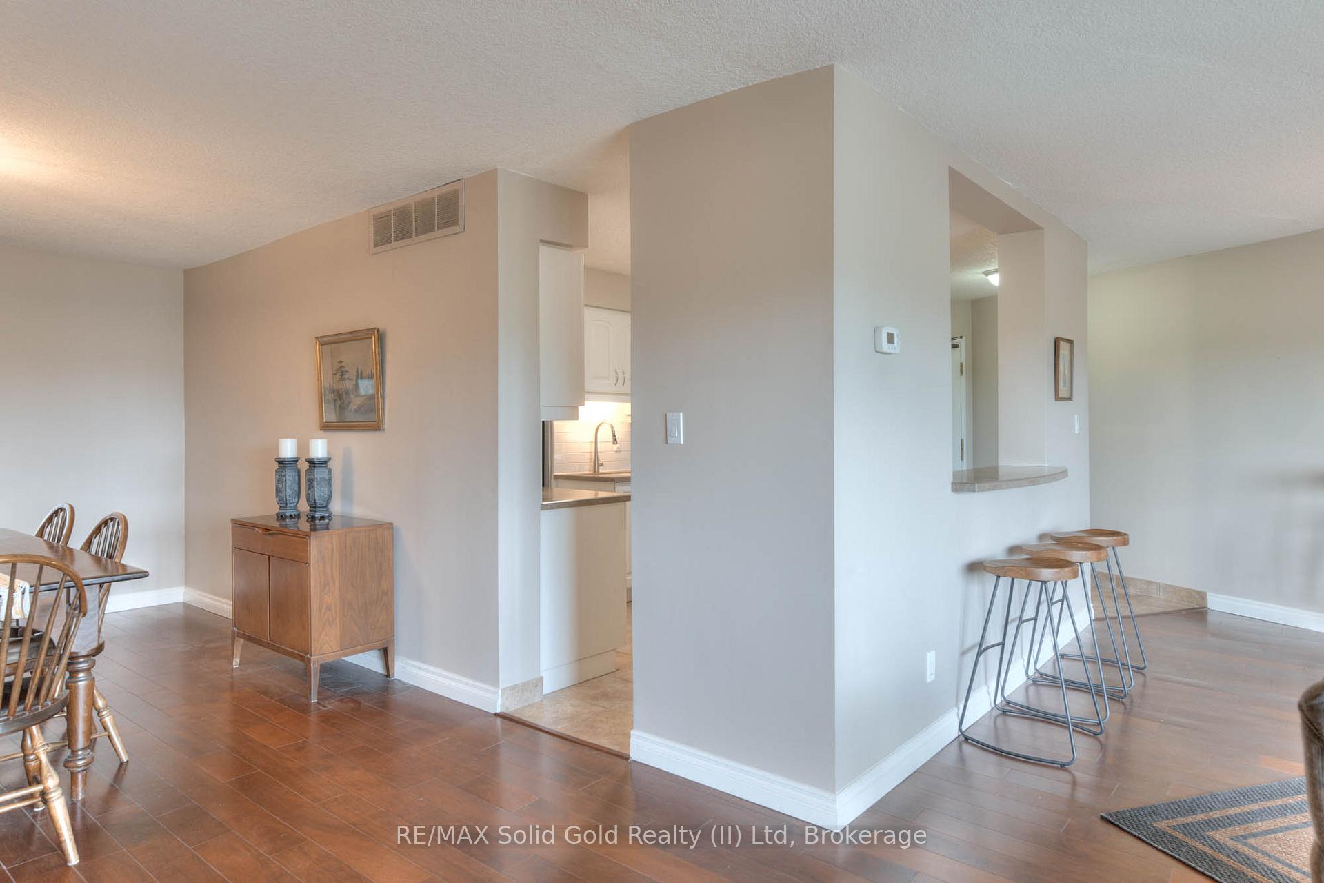 Photo 6 of Unit 606, 250 Glenridge Drive, Waterloo — HOMEH