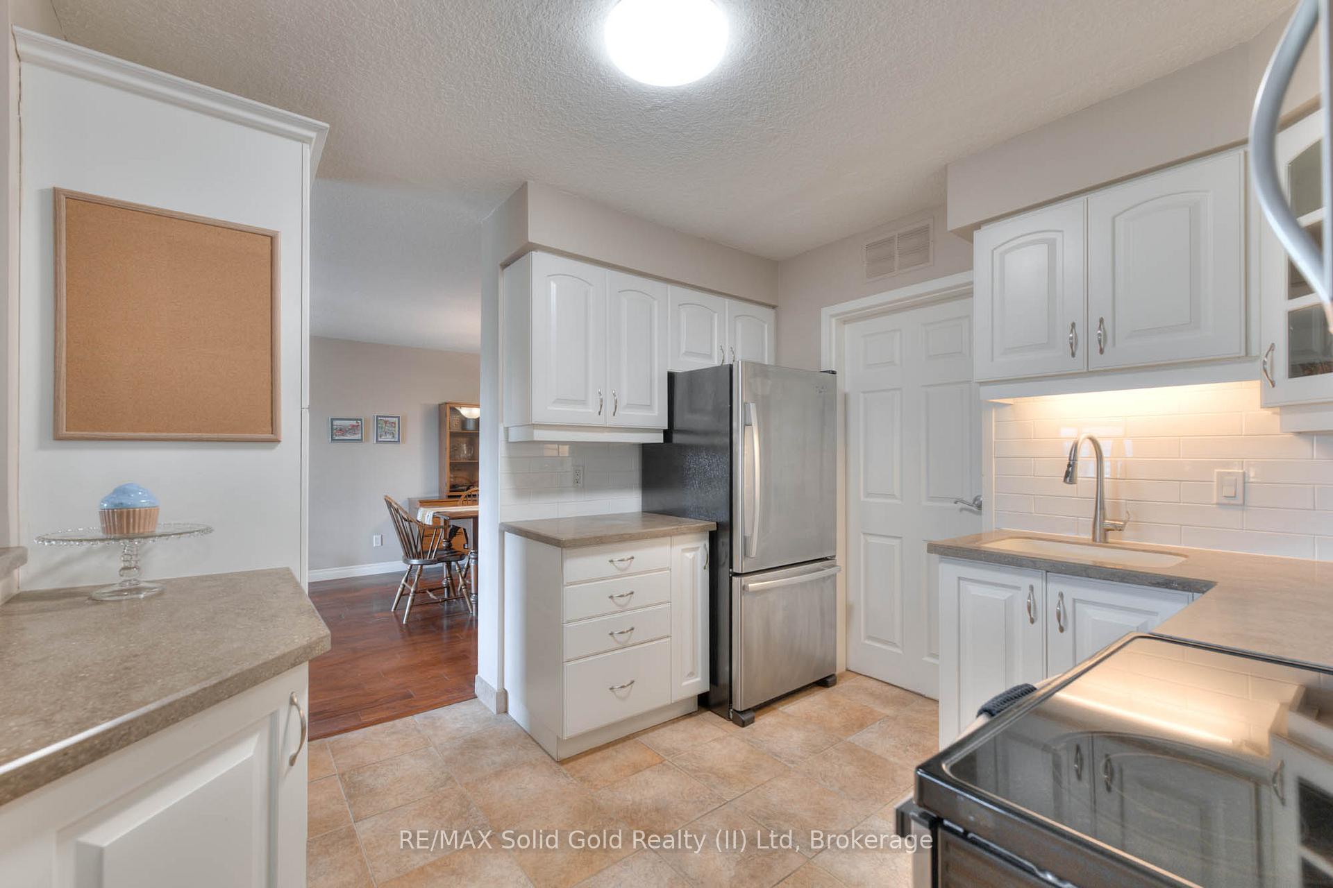 Photo 9 of Unit 606, 250 Glenridge Drive, Waterloo — HOMEH