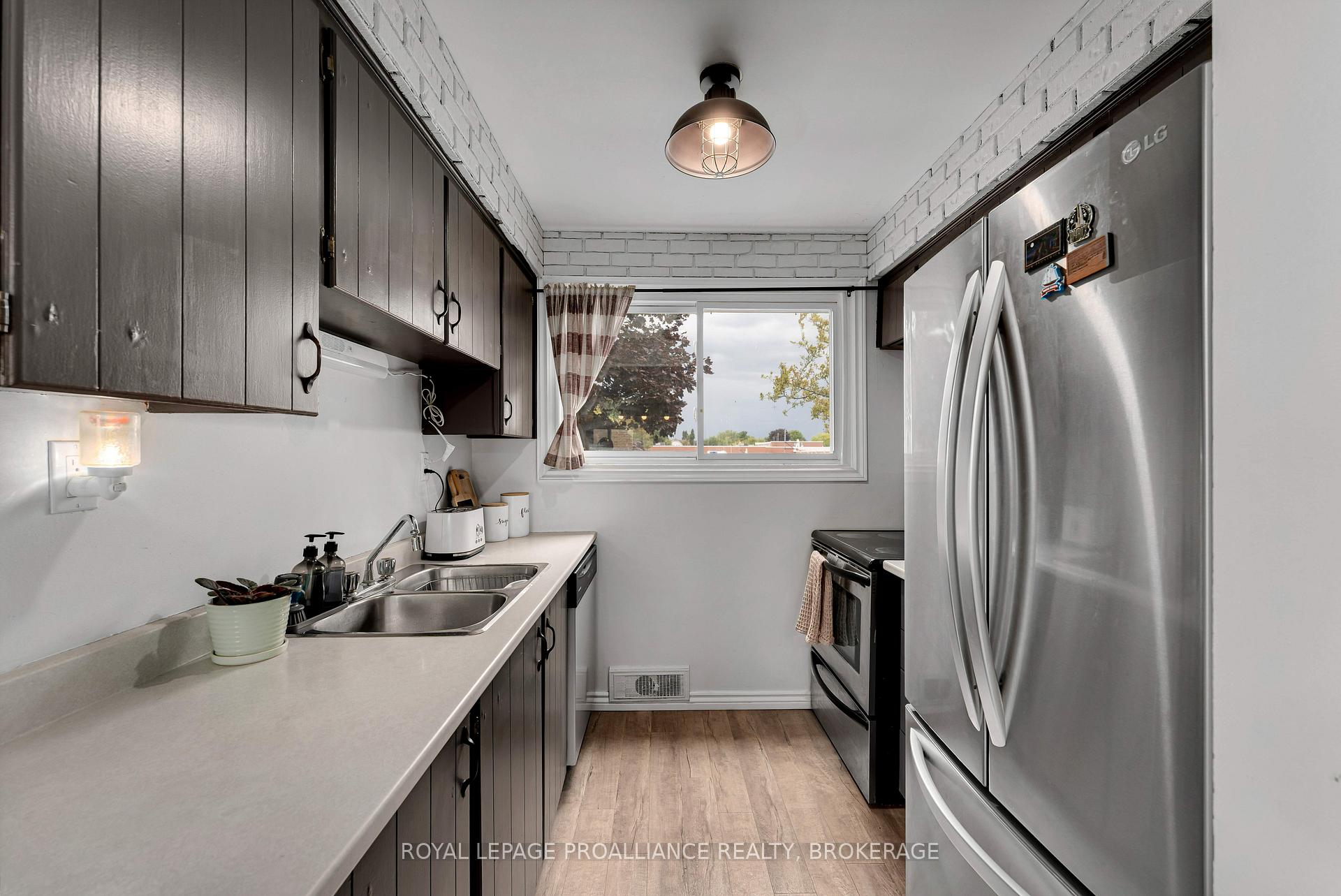 Photo 8 of 369 William Street N, Gananoque — HOMEH