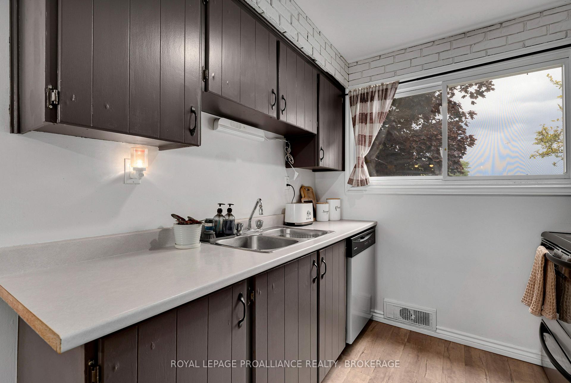 Photo 9 of 369 William Street N, Gananoque — HOMEH