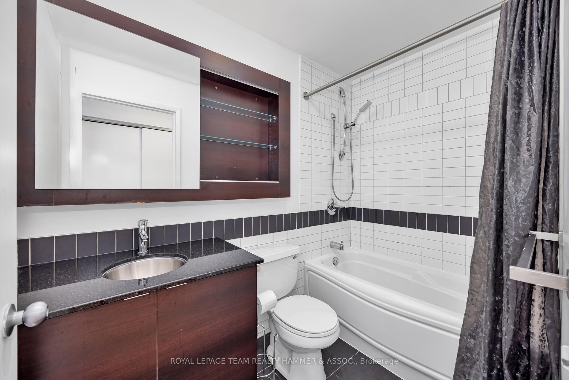 Photo 15 of Unit 704, 324 Laurier Avenue W, Ottawa, Ottawa Centre — HOMEH