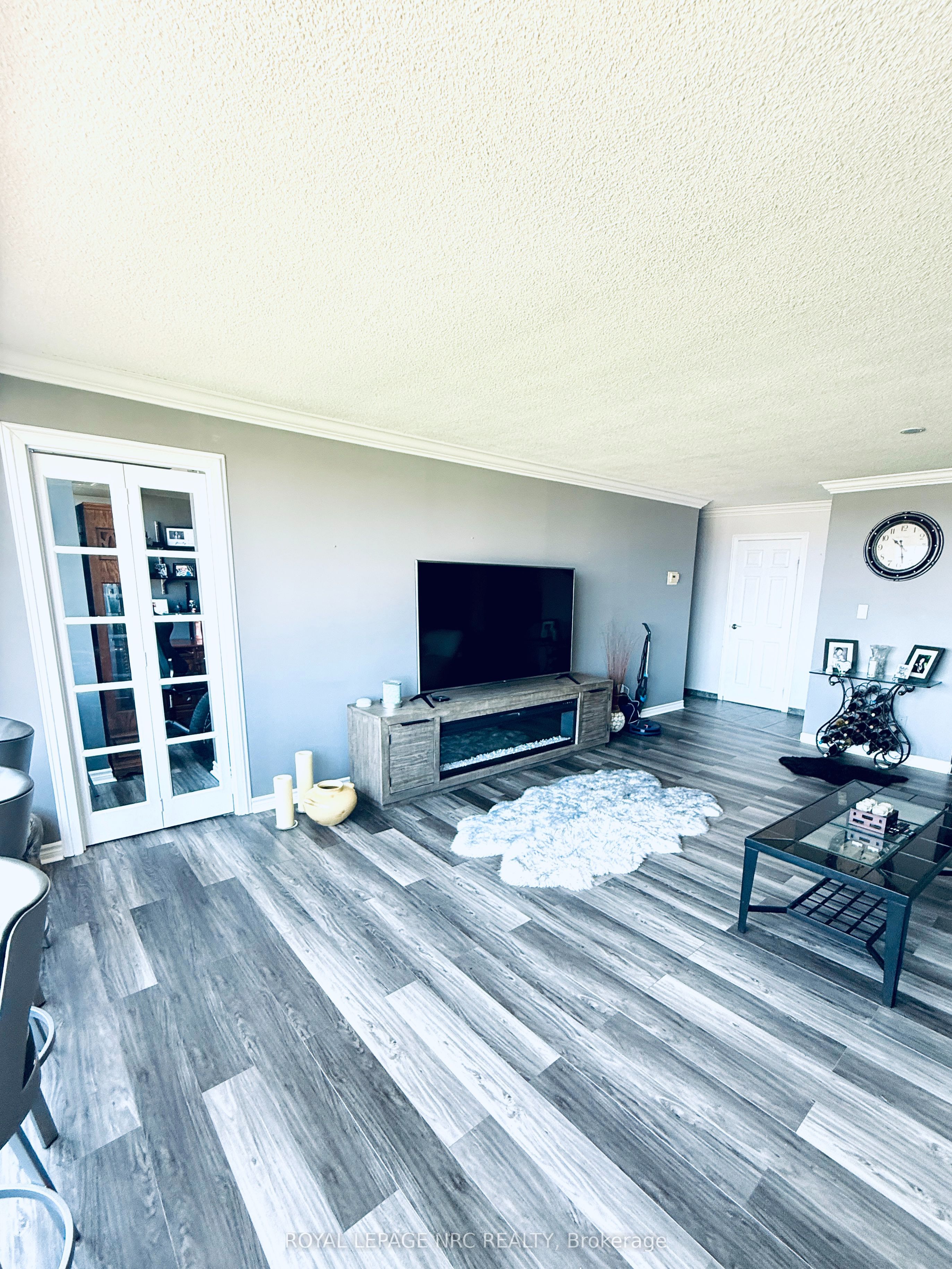 Photo 9 of Unit 902, 7 Gale Crescent, St. Catharines, E. Chester — HOMEH