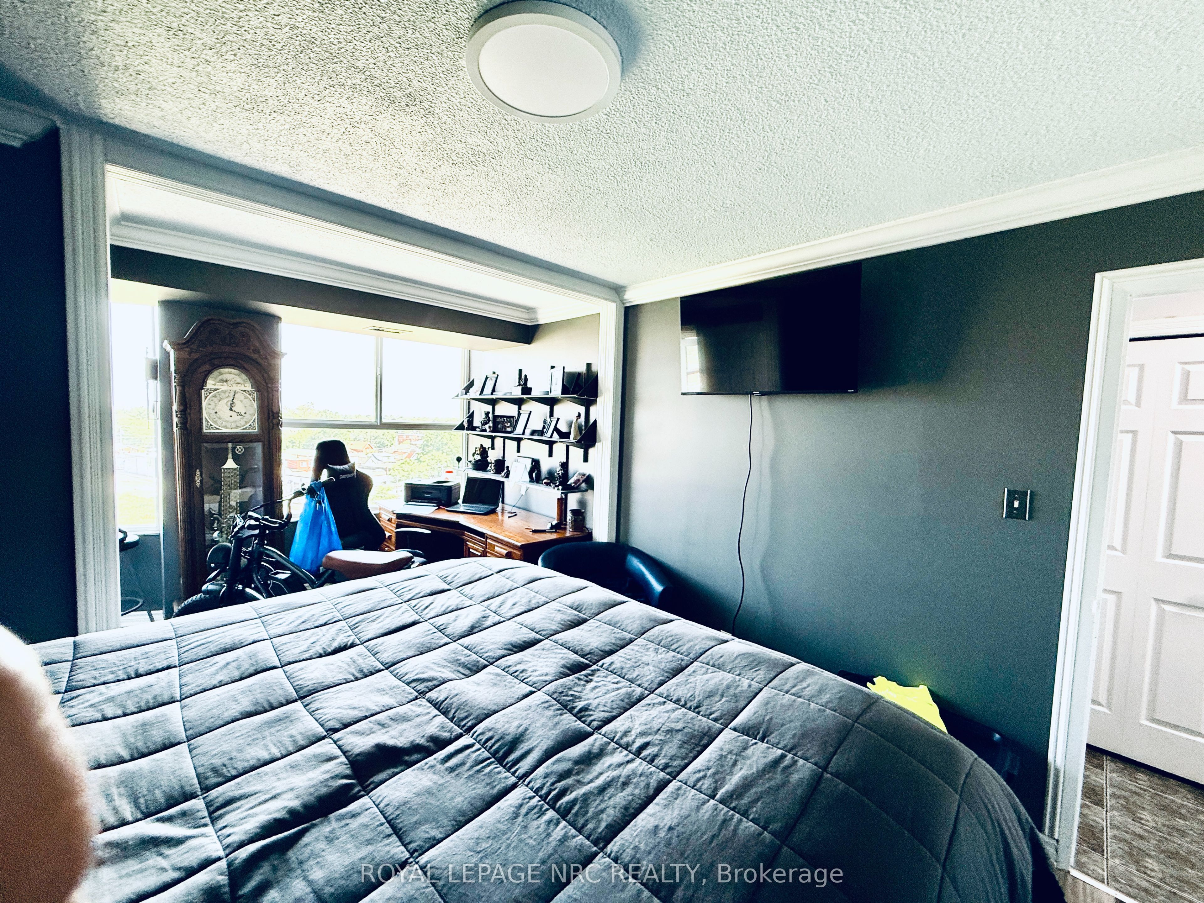 Photo 15 of Unit 902, 7 Gale Crescent, St. Catharines, E. Chester — HOMEH