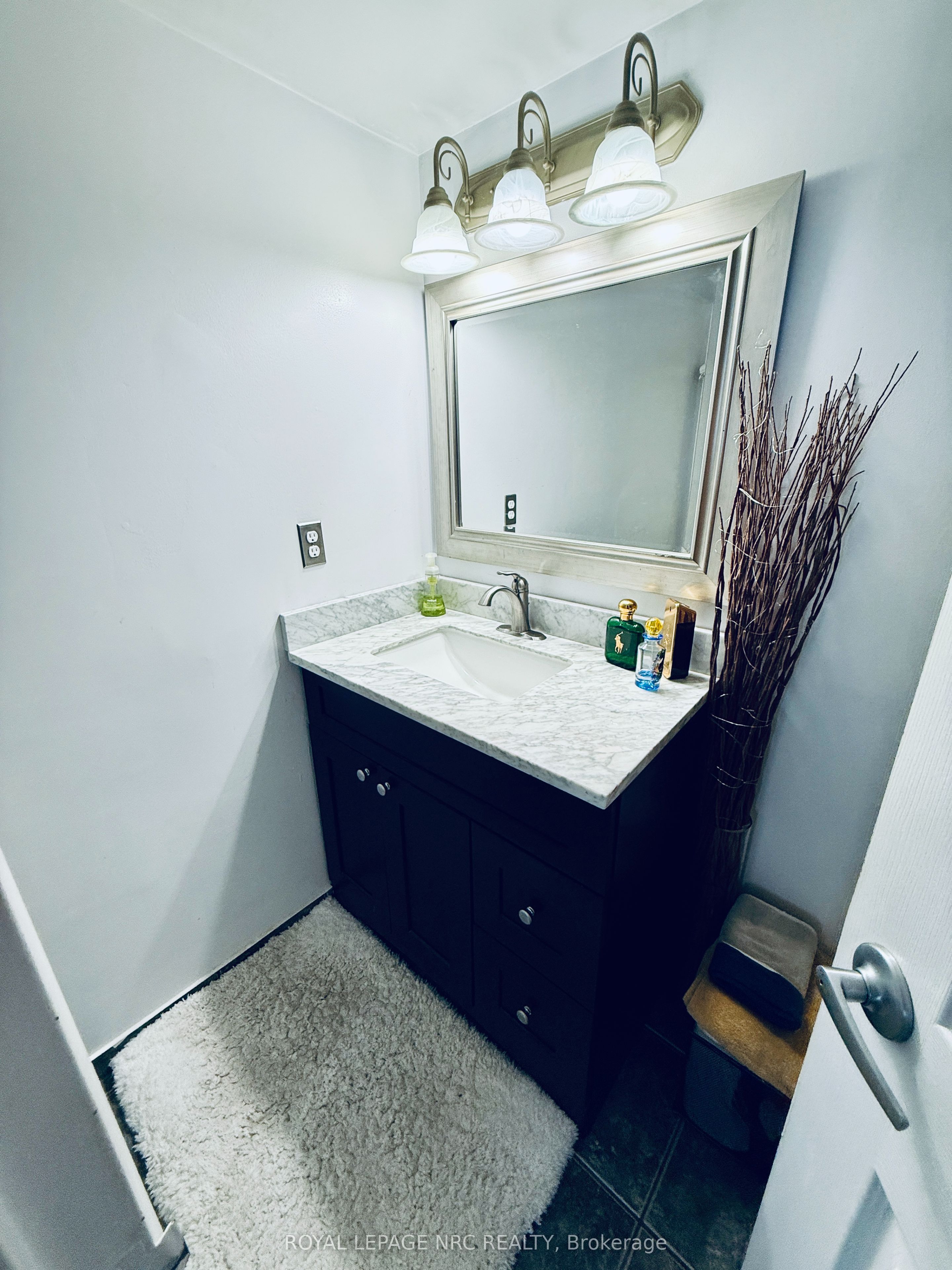 Photo 16 of Unit 902, 7 Gale Crescent, St. Catharines, E. Chester — HOMEH