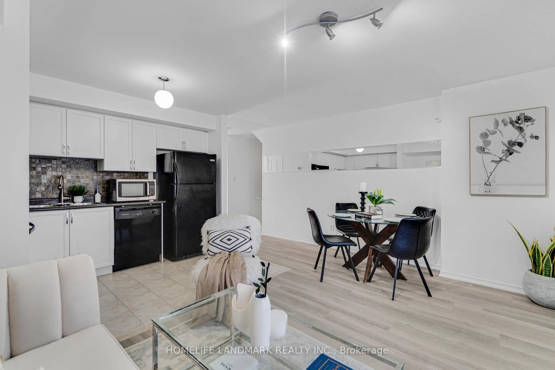 Photo 9 of Unit 8, 5025 Ninth Line, Mississauga, Churchill Meadows — HOMEH