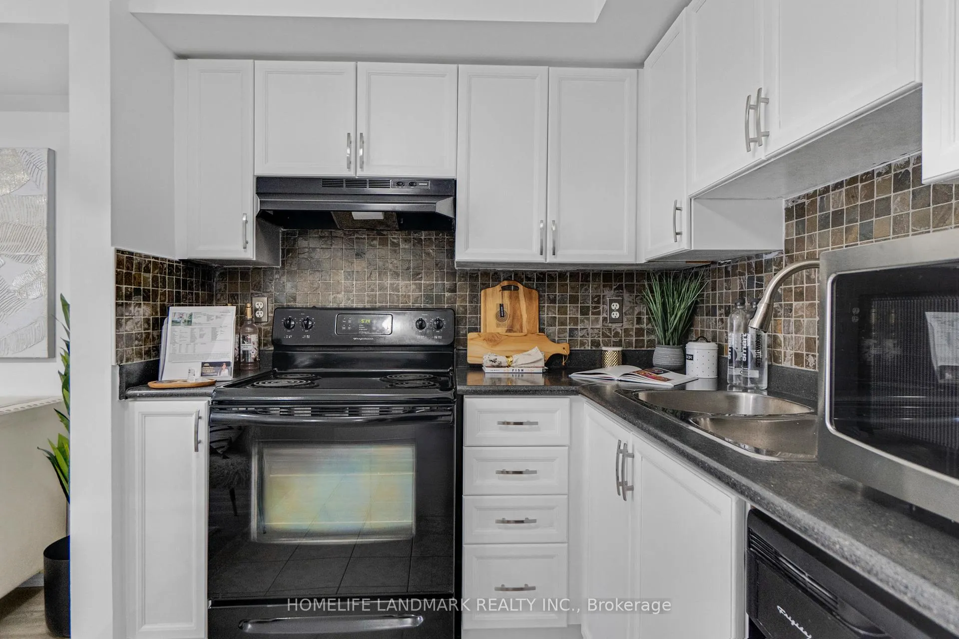 Photo 12 of Unit 8, 5025 Ninth Line, Mississauga, Churchill Meadows — HOMEH