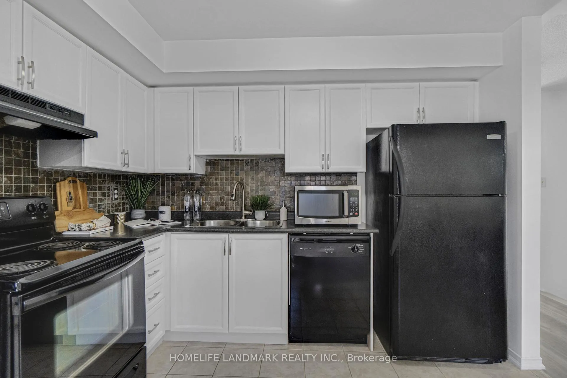 Photo 13 of Unit 8, 5025 Ninth Line, Mississauga, Churchill Meadows — HOMEH