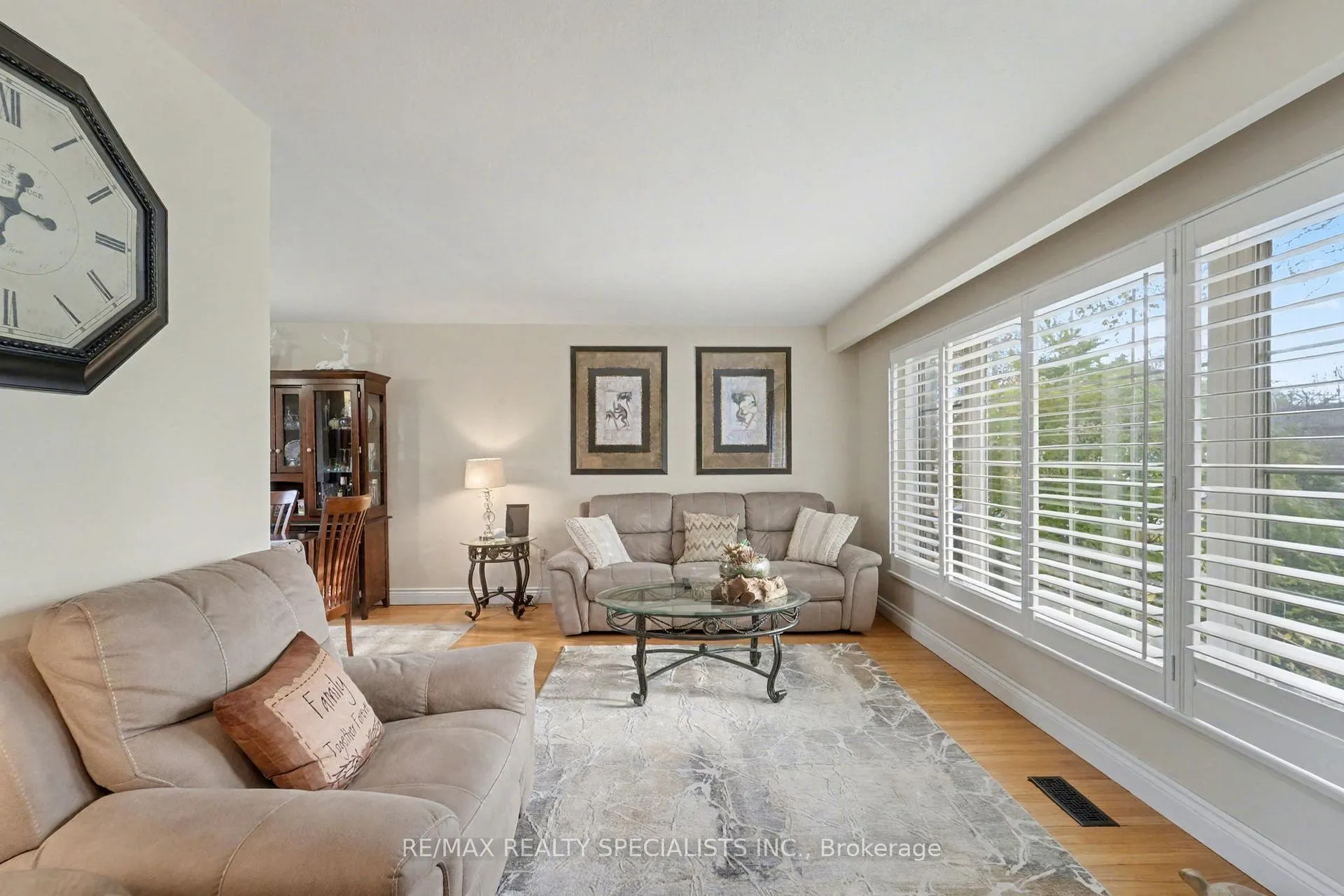 Photo 5 of 2 Chesterfield Road, Brampton, Brampton East — HOMEH