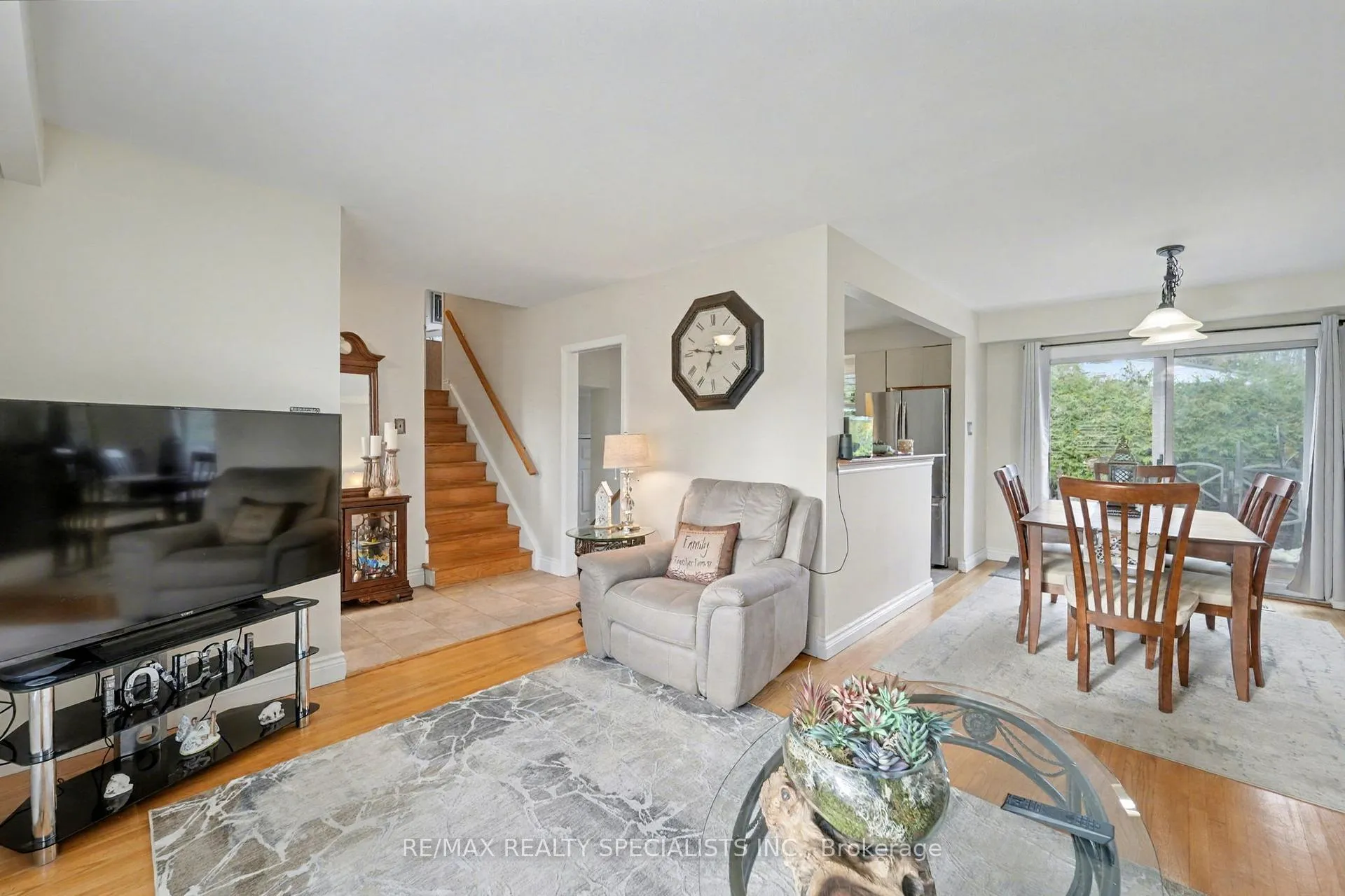 Photo 7 of 2 Chesterfield Road, Brampton, Brampton East — HOMEH