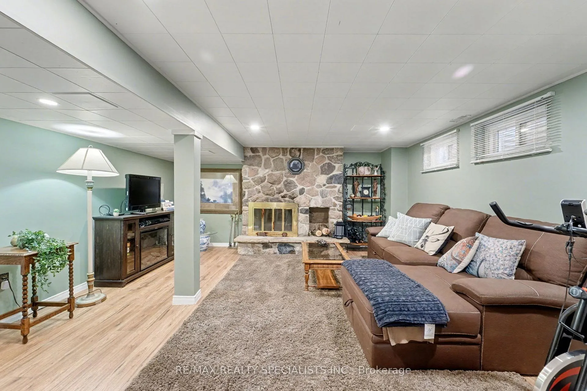 Photo 14 of 2 Chesterfield Road, Brampton, Brampton East — HOMEH