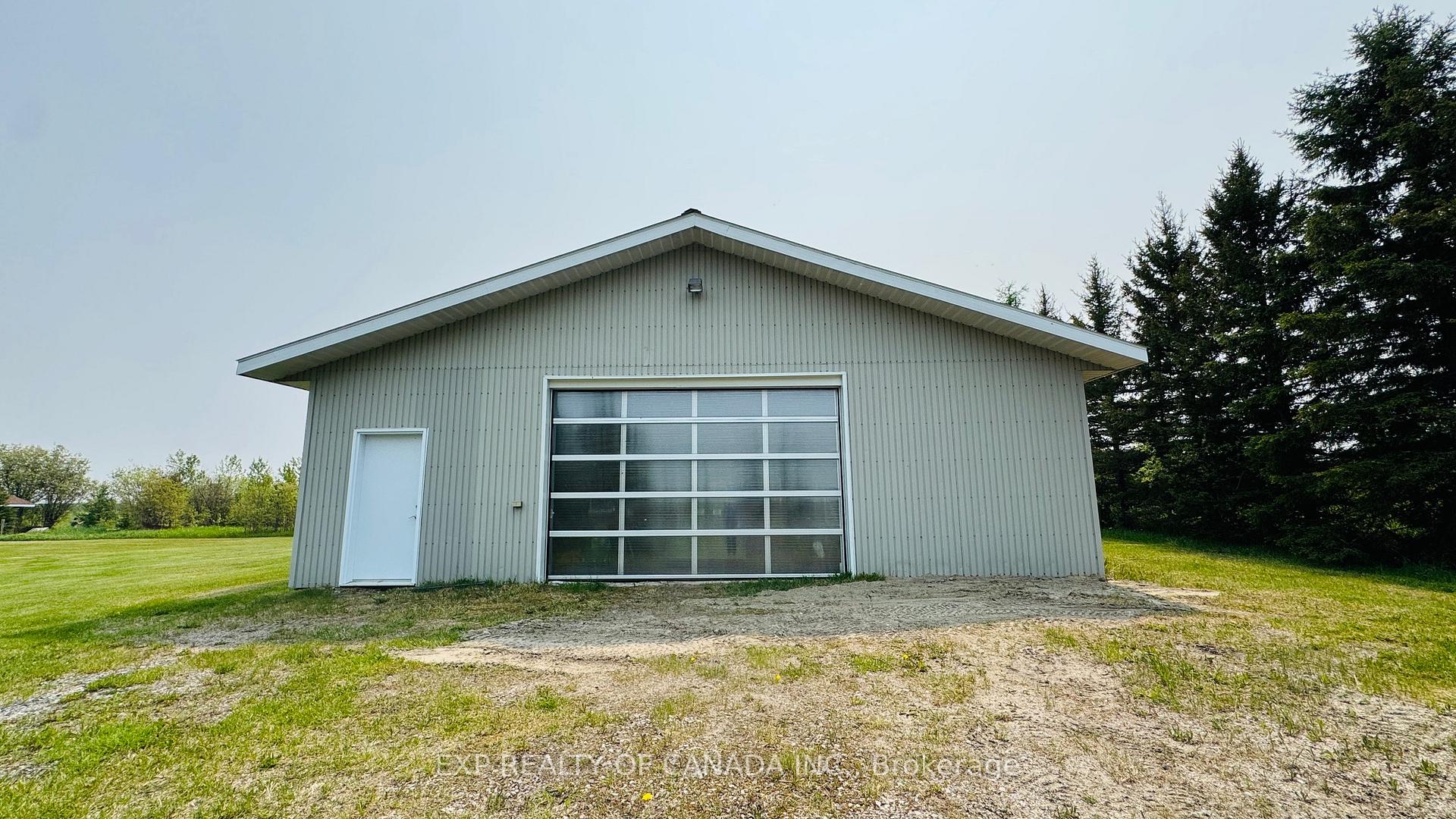 Photo 28 of 1272 Con 2 & 3 GLACKMEYER Road, Cochrane — HOMEH