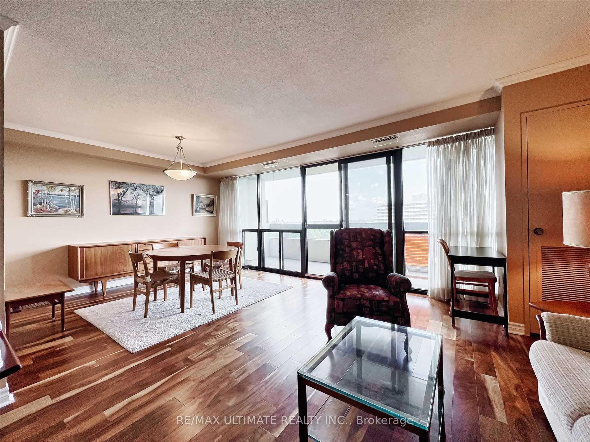 Photo 4 of Unit 912, 8111 Yonge Street, Markham, Royal Orchard — HOMEH