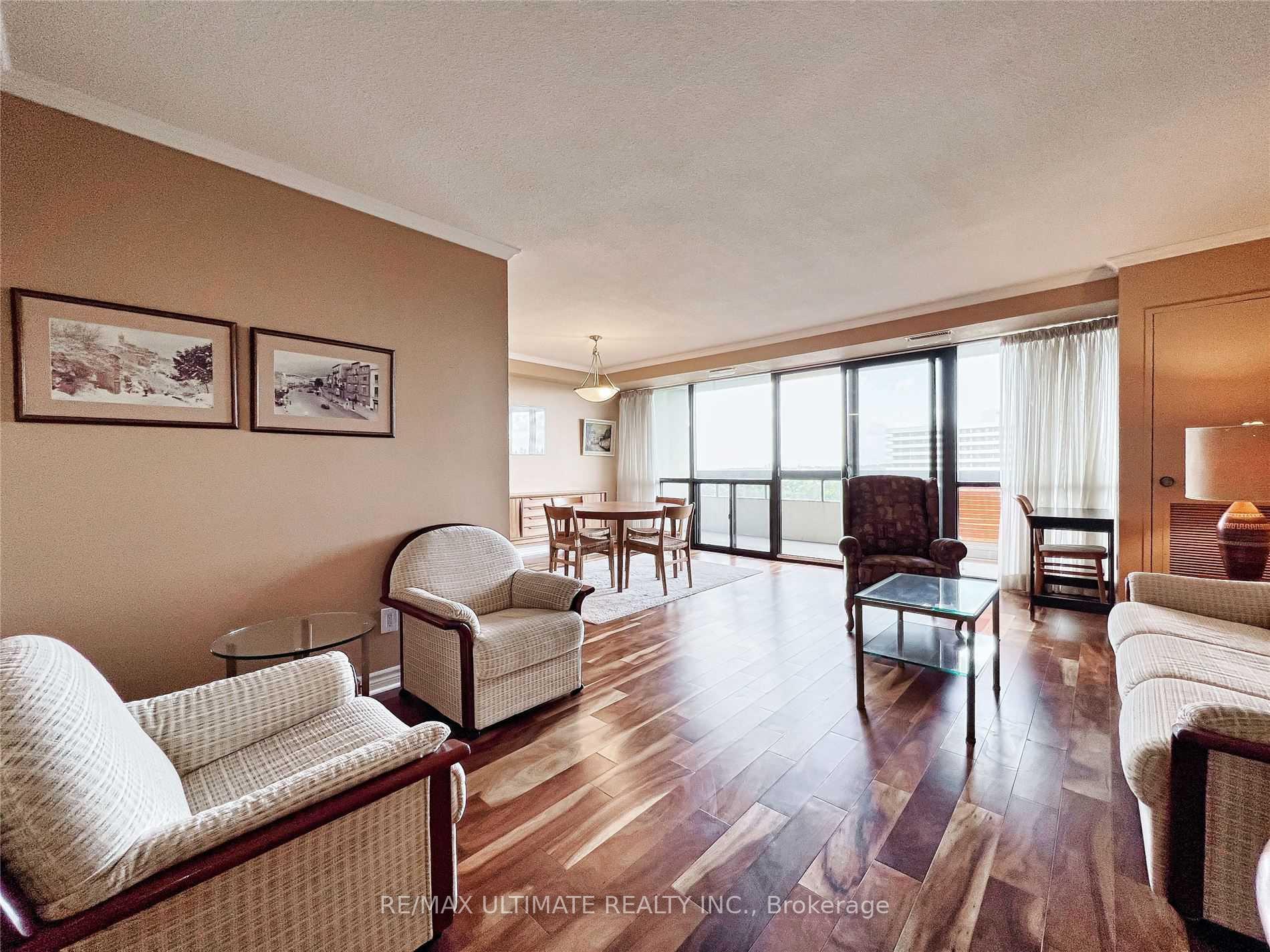 Photo 5 of Unit 912, 8111 Yonge Street, Markham, Royal Orchard — HOMEH