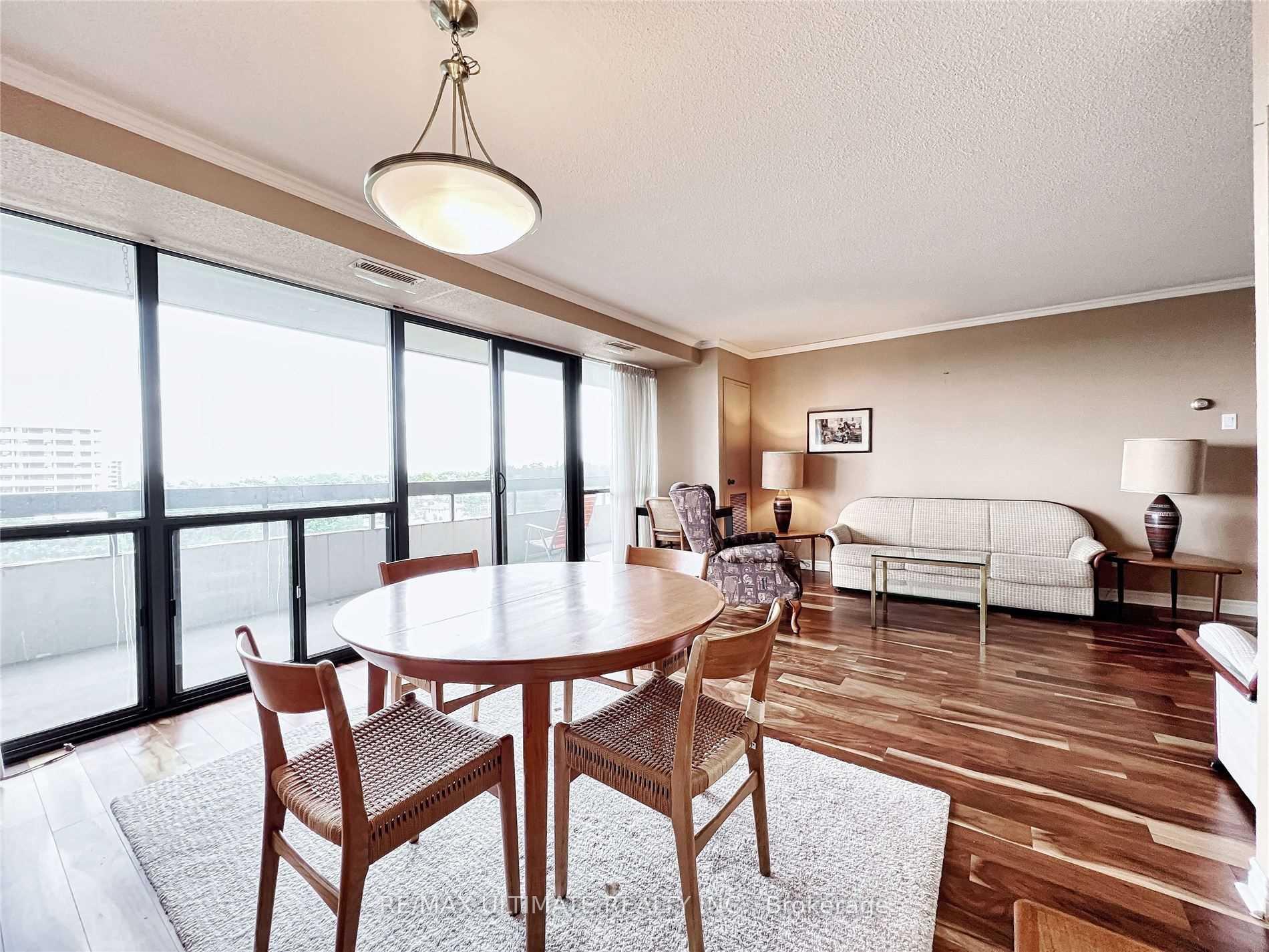 Photo 7 of Unit 912, 8111 Yonge Street, Markham, Royal Orchard — HOMEH
