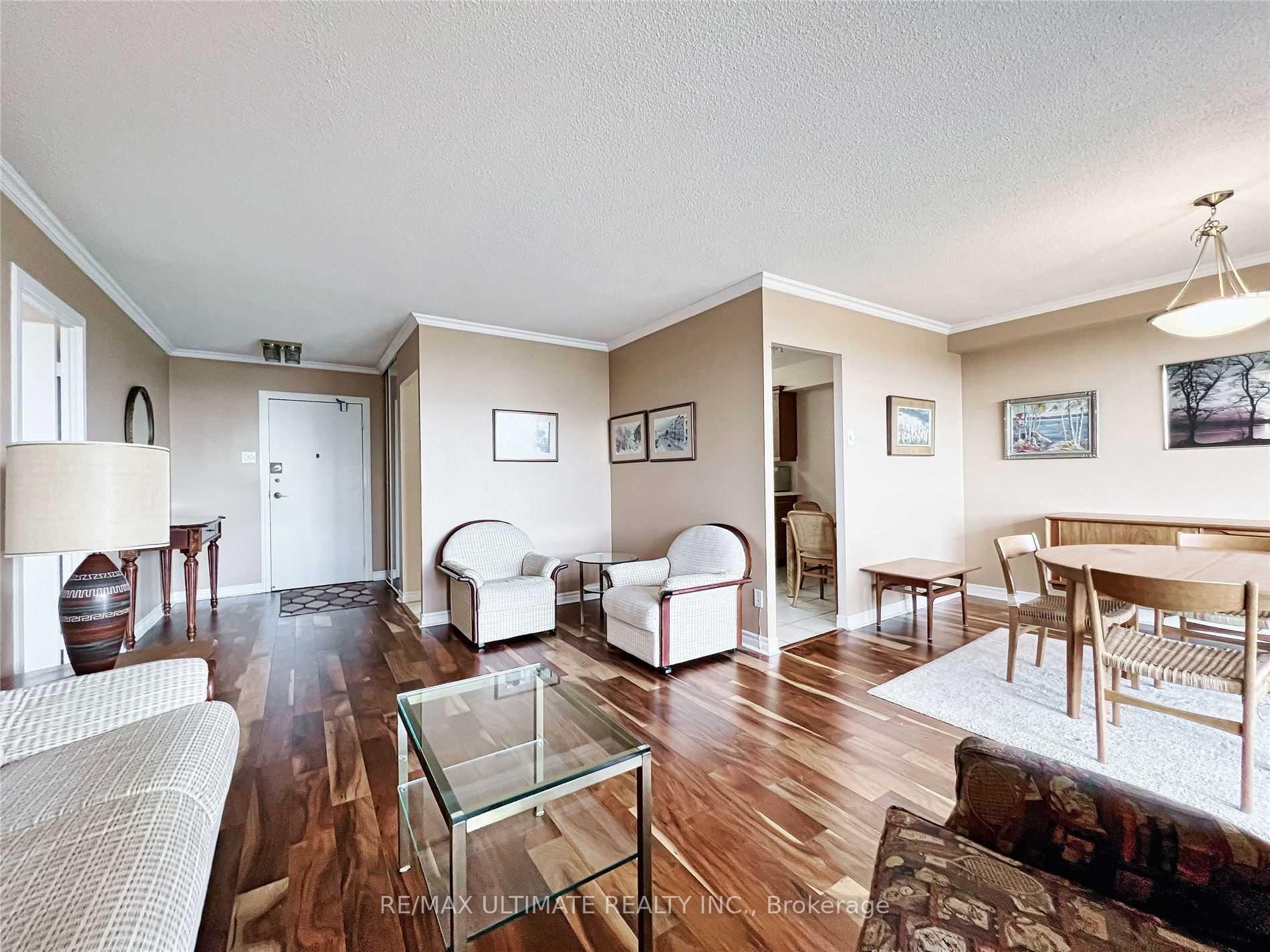 Photo 8 of Unit 912, 8111 Yonge Street, Markham, Royal Orchard — HOMEH