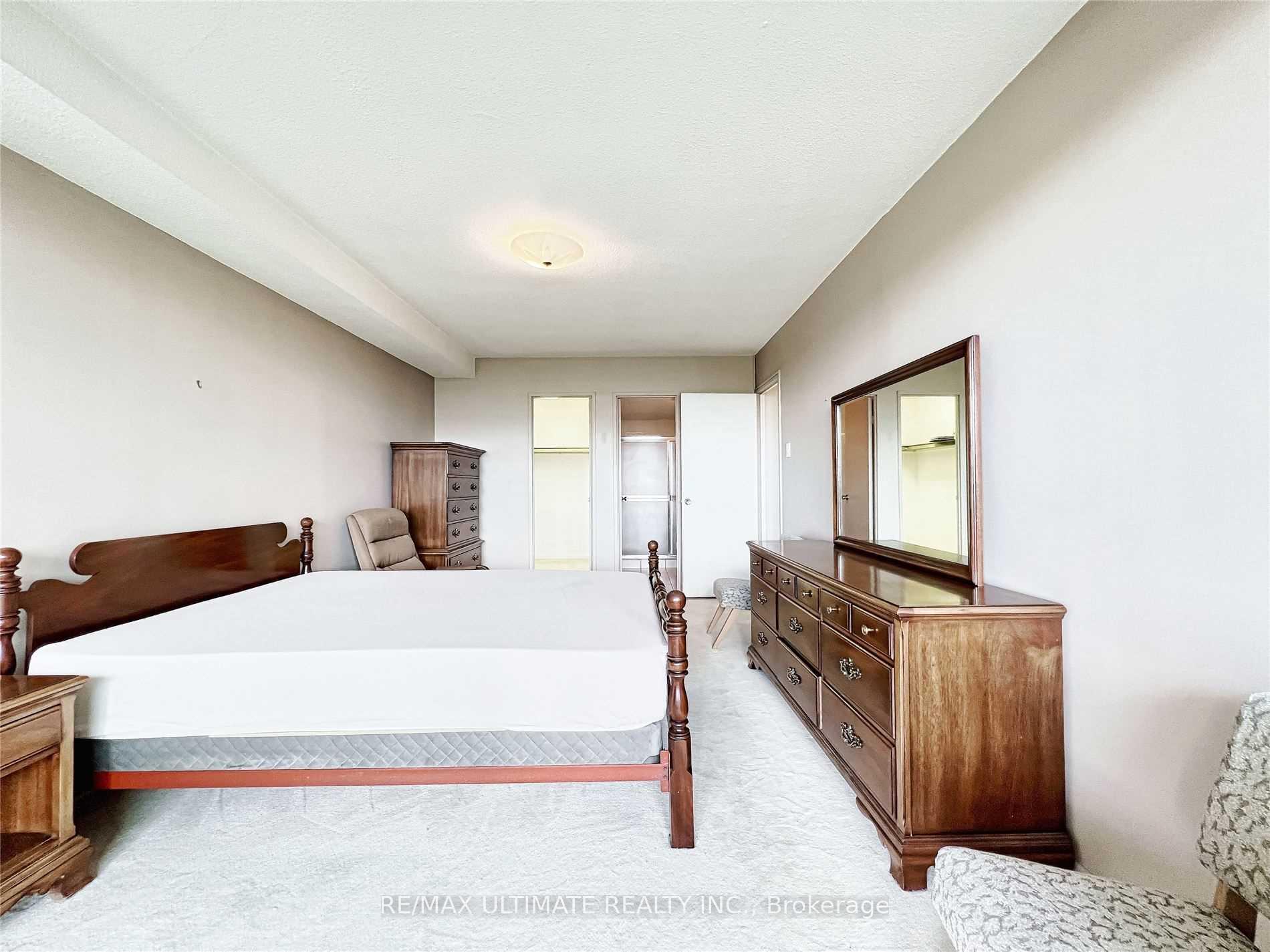 Photo 18 of Unit 912, 8111 Yonge Street, Markham, Royal Orchard — HOMEH