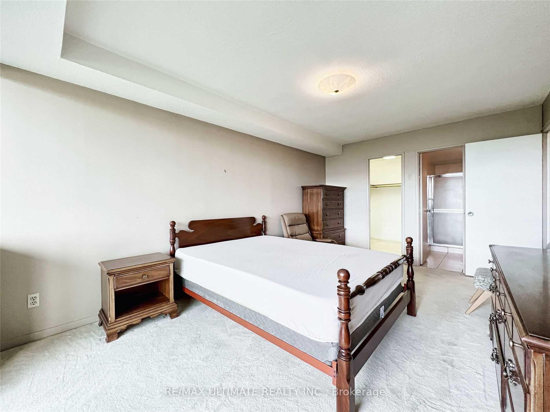 Photo 20 of Unit 912, 8111 Yonge Street, Markham, Royal Orchard — HOMEH