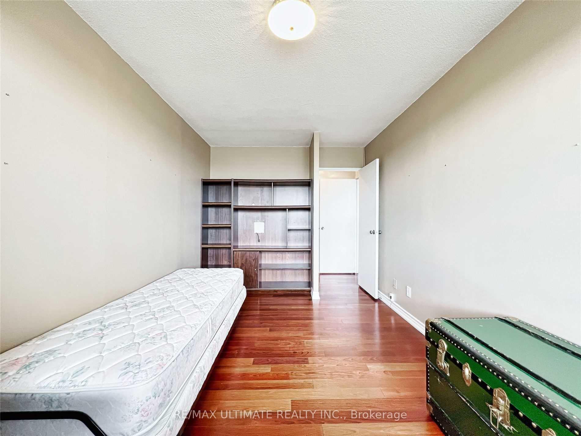 Photo 24 of Unit 912, 8111 Yonge Street, Markham, Royal Orchard — HOMEH