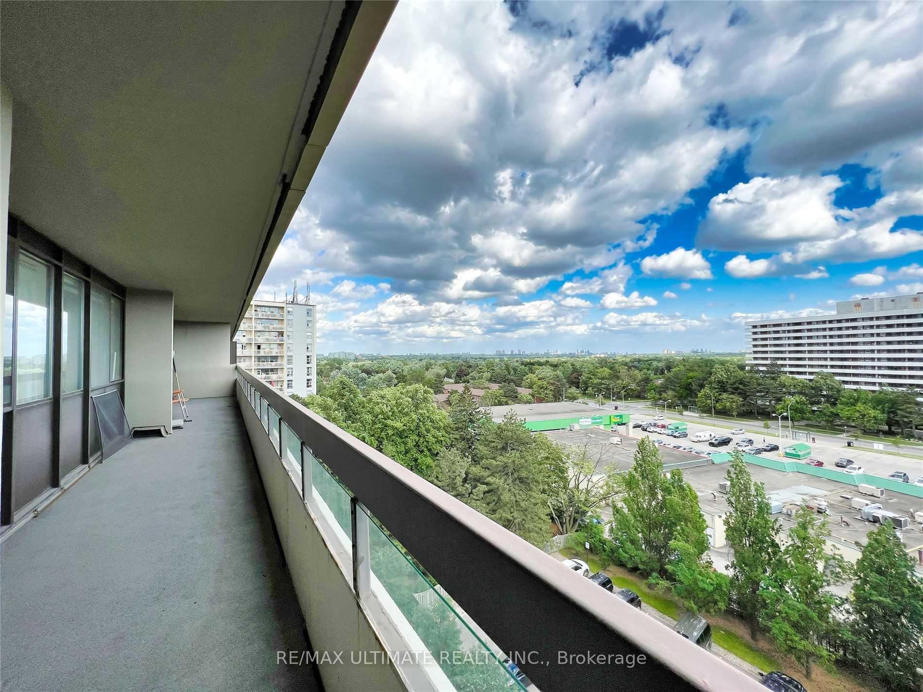 Photo 27 of Unit 912, 8111 Yonge Street, Markham, Royal Orchard — HOMEH