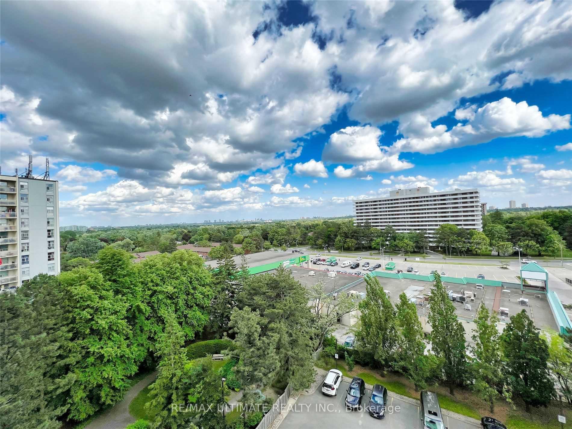 Photo 30 of Unit 912, 8111 Yonge Street, Markham, Royal Orchard — HOMEH