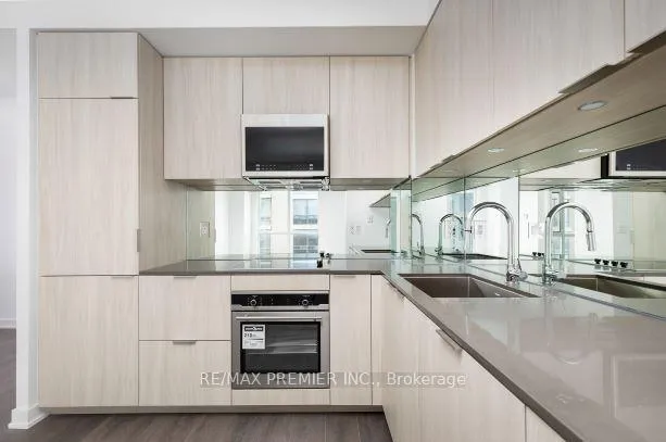 Photo 4 of Unit 1009, 609 Avenue Road, Toronto, Yonge-St. Clair — HOMEH