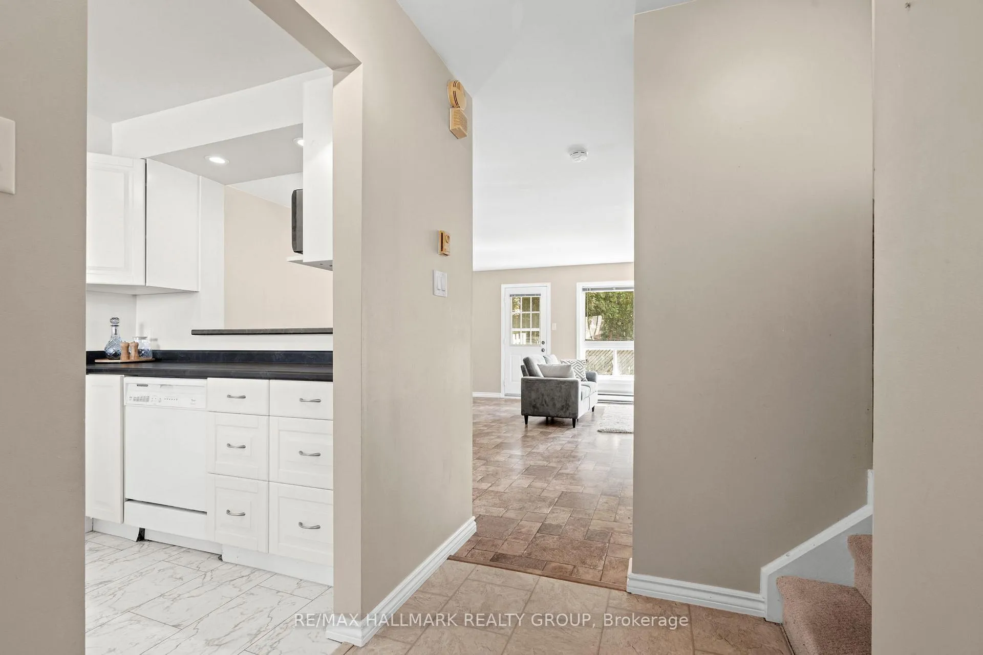 Photo 6 of Unit 88, 3014 Olympic Way, Ottawa, Blossom Park/Leitrim — HOMEH