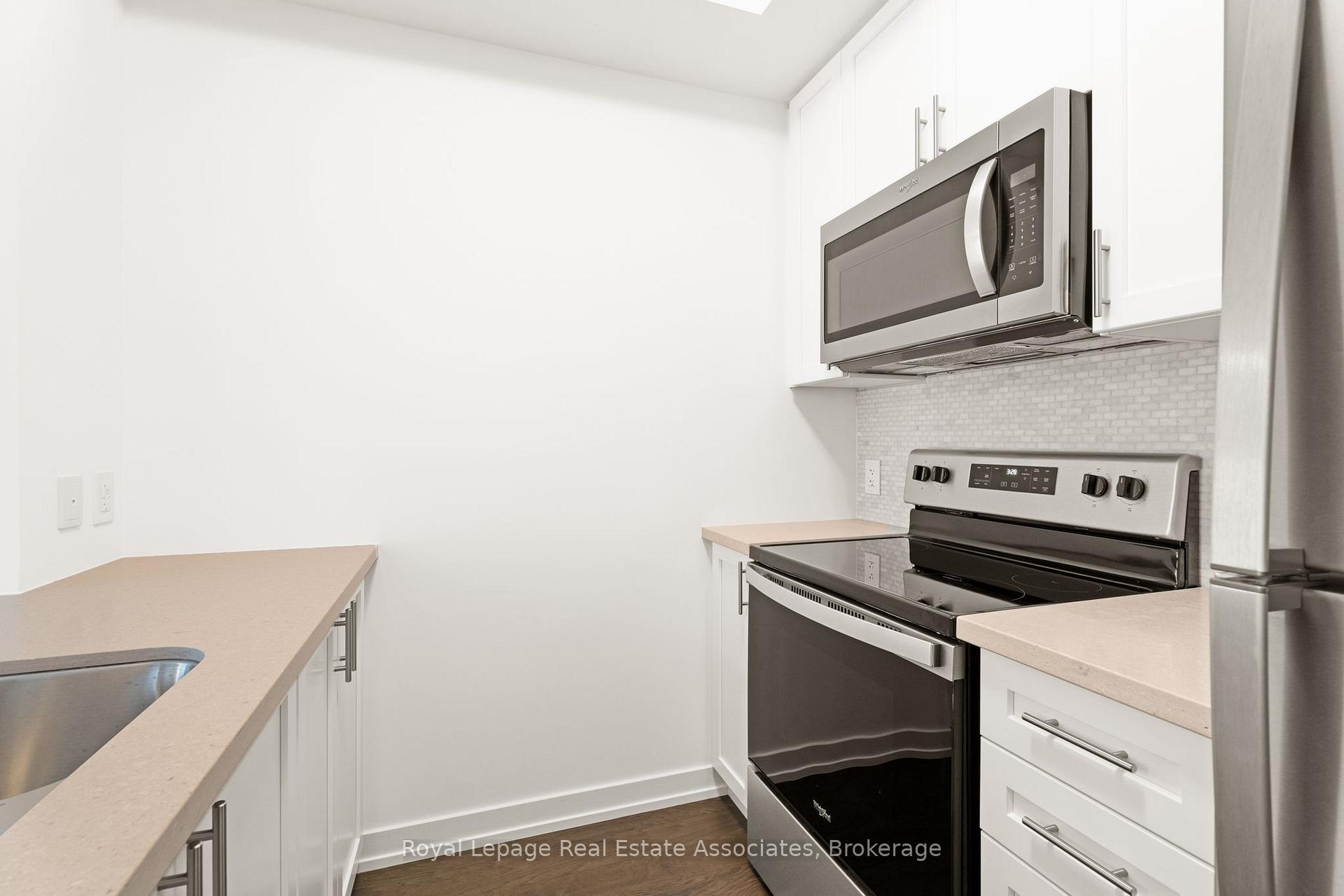 Photo 3 of Unit 434, 460 Dundas Street E, Hamilton, Waterdown — HOMEH