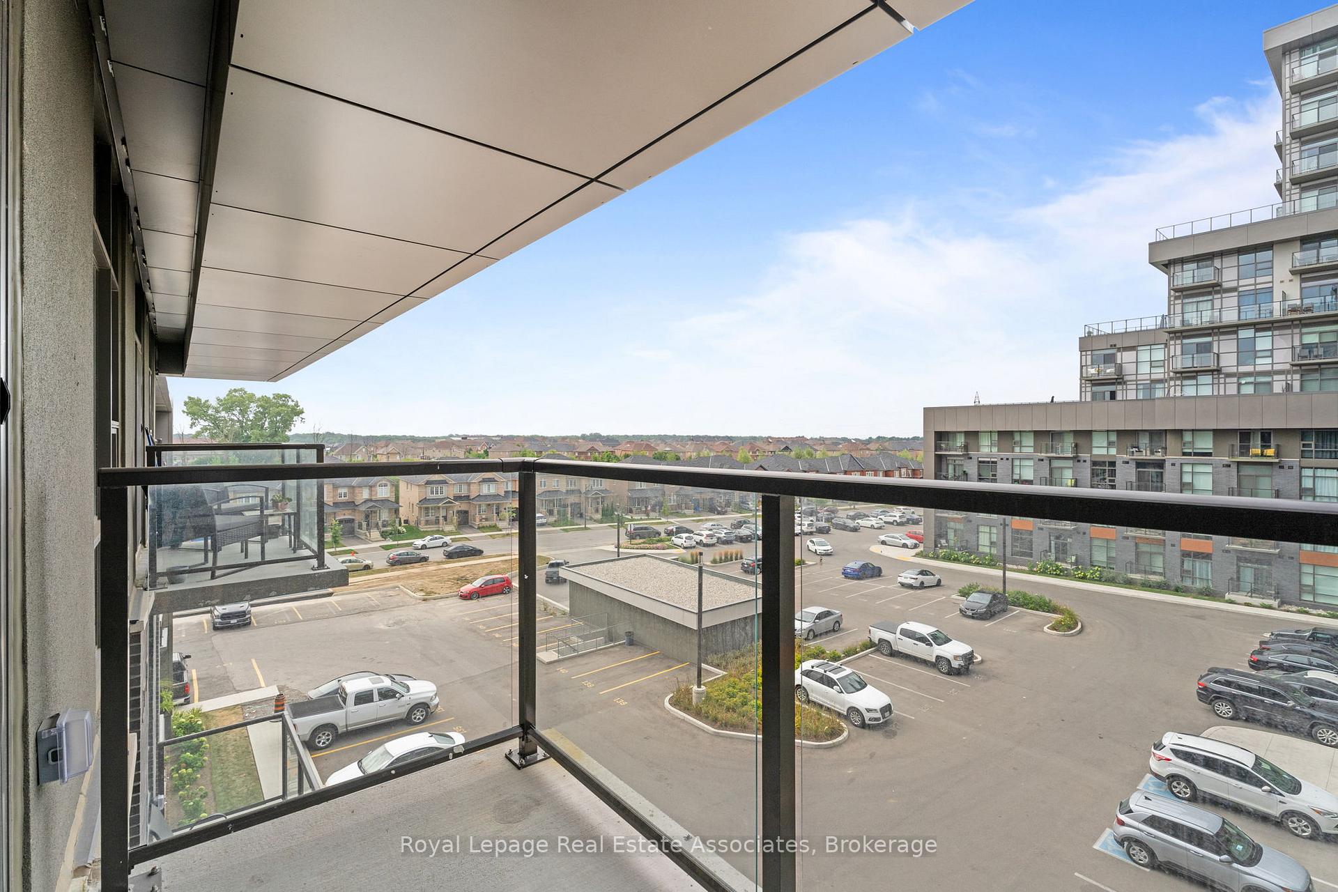 Photo 8 of Unit 434, 460 Dundas Street E, Hamilton, Waterdown — HOMEH