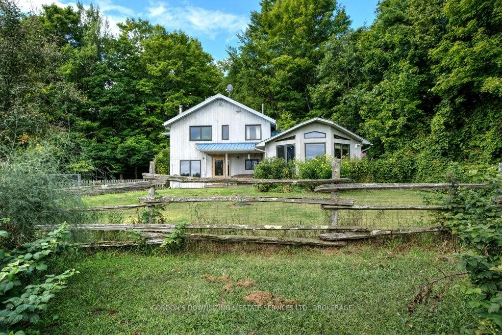 Photo of 1084 Moon Road