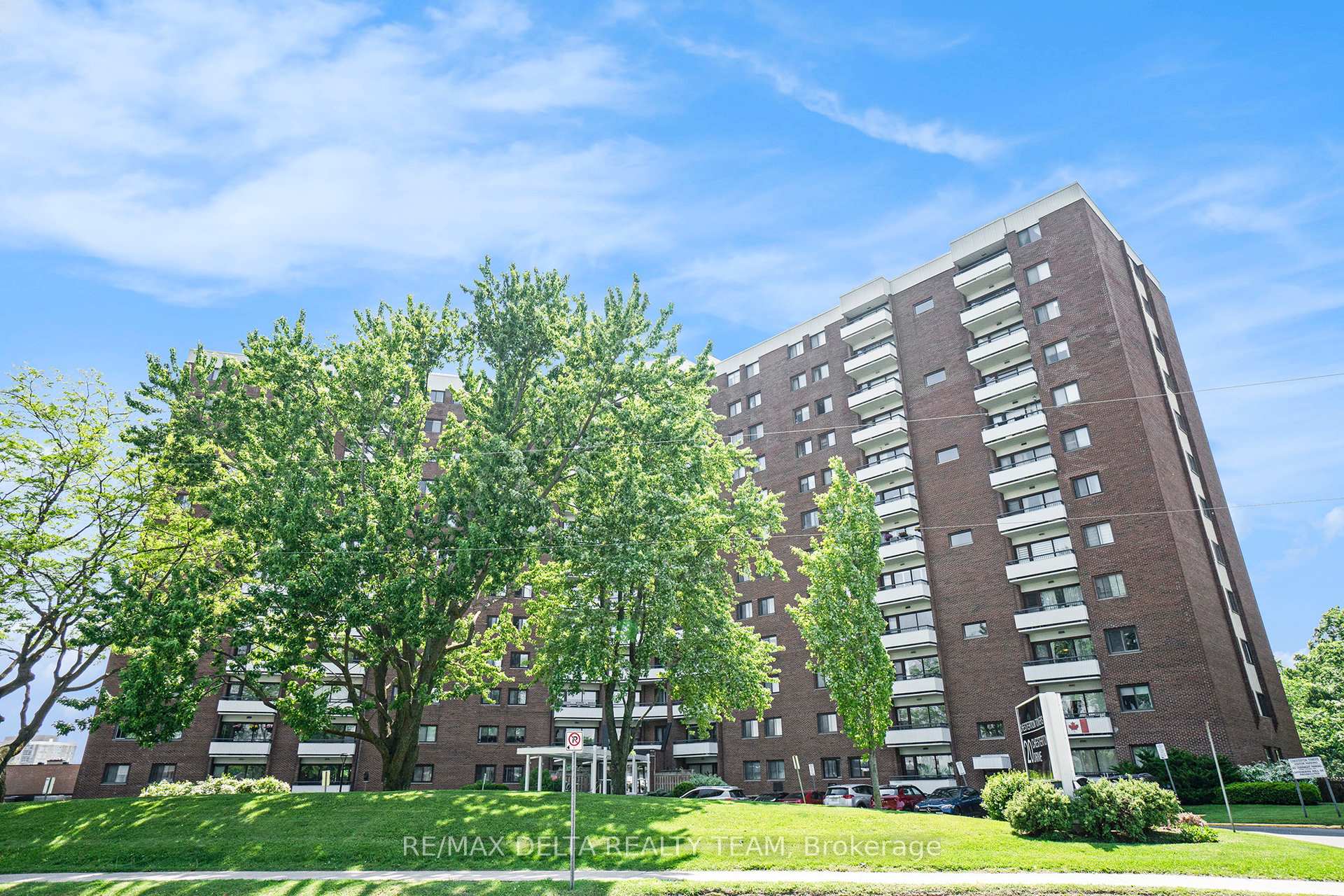 Photo 2 of Unit 1018, 20 Chesterton Drive, Ottawa, Borden Farm/Stewart Farm/Carleton Heights/Parkwood Hills — HOMEH