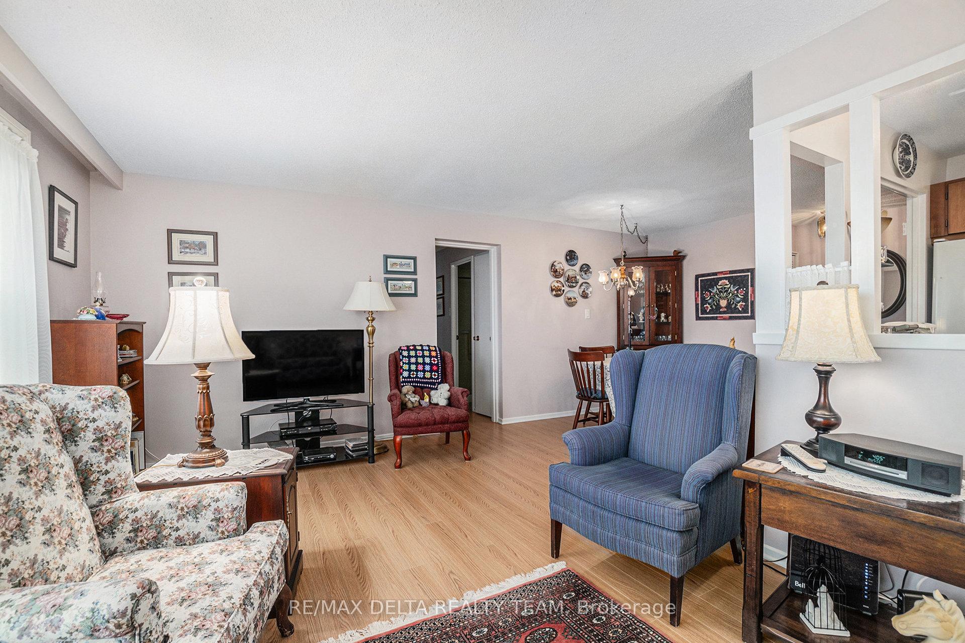 Photo 5 of Unit 1018, 20 Chesterton Drive, Ottawa, Borden Farm/Stewart Farm/Carleton Heights/Parkwood Hills — HOMEH