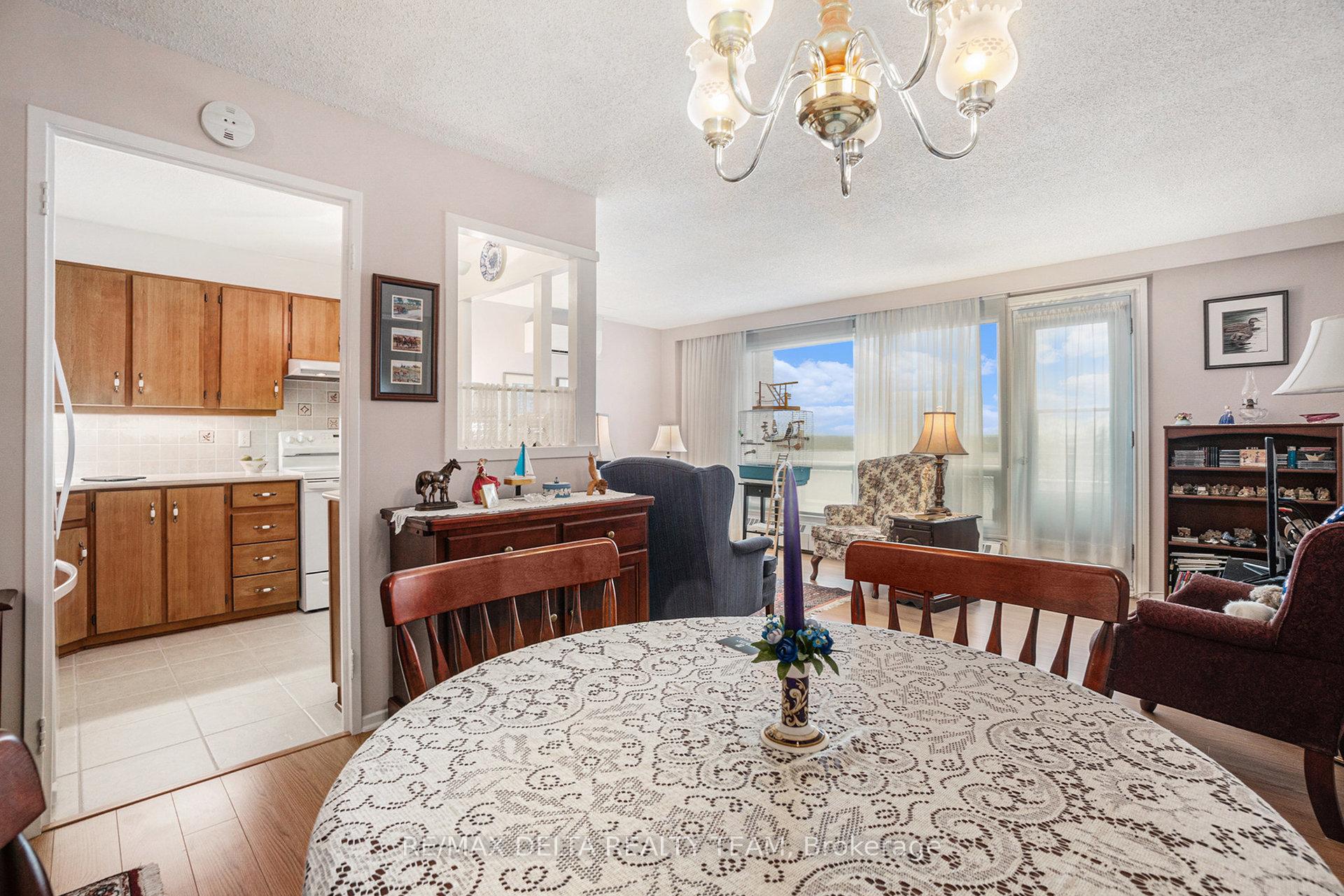 Photo 11 of Unit 1018, 20 Chesterton Drive, Ottawa, Borden Farm/Stewart Farm/Carleton Heights/Parkwood Hills — HOMEH