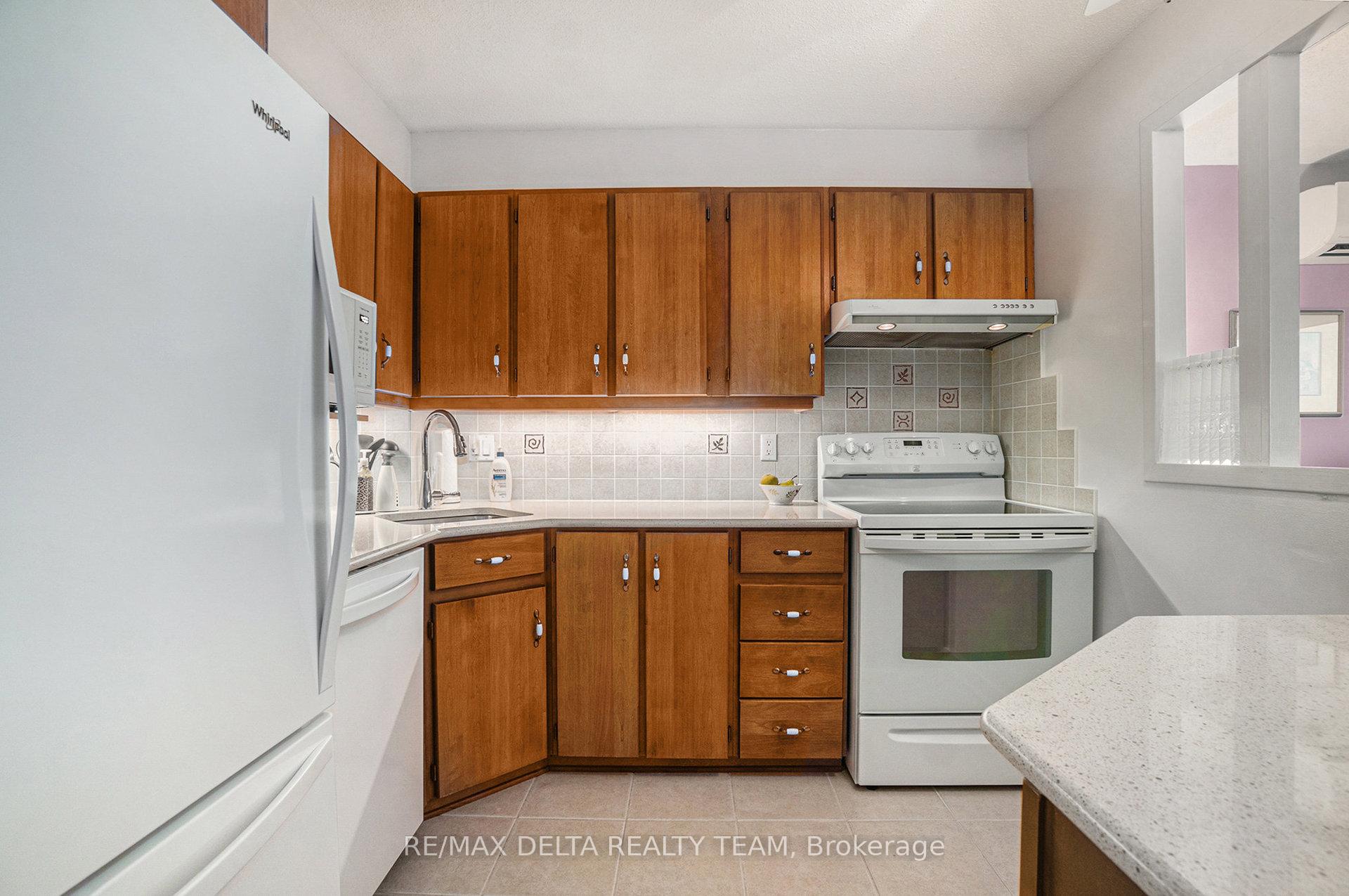 Photo 12 of Unit 1018, 20 Chesterton Drive, Ottawa, Borden Farm/Stewart Farm/Carleton Heights/Parkwood Hills — HOMEH