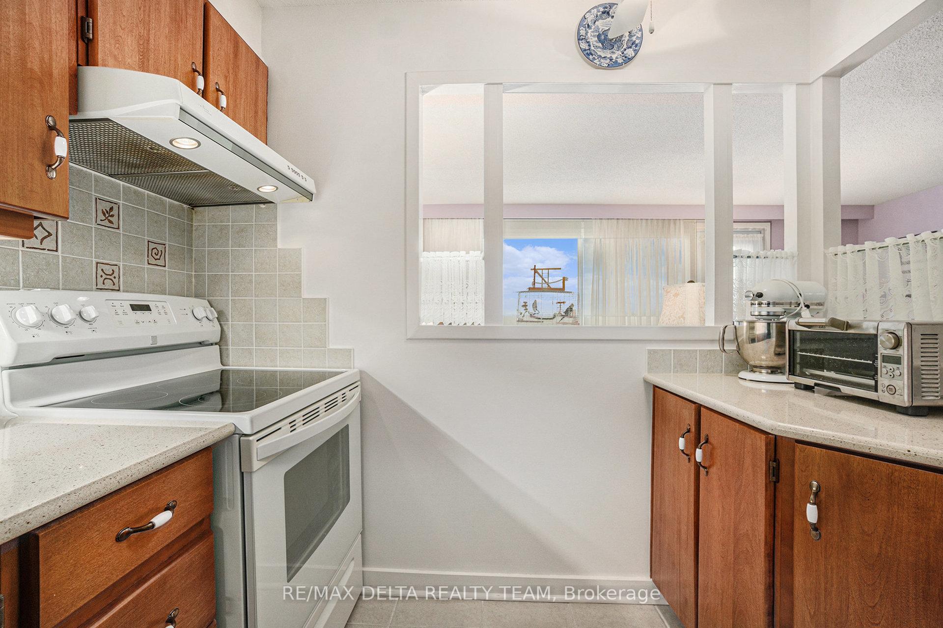 Photo 15 of Unit 1018, 20 Chesterton Drive, Ottawa, Borden Farm/Stewart Farm/Carleton Heights/Parkwood Hills — HOMEH