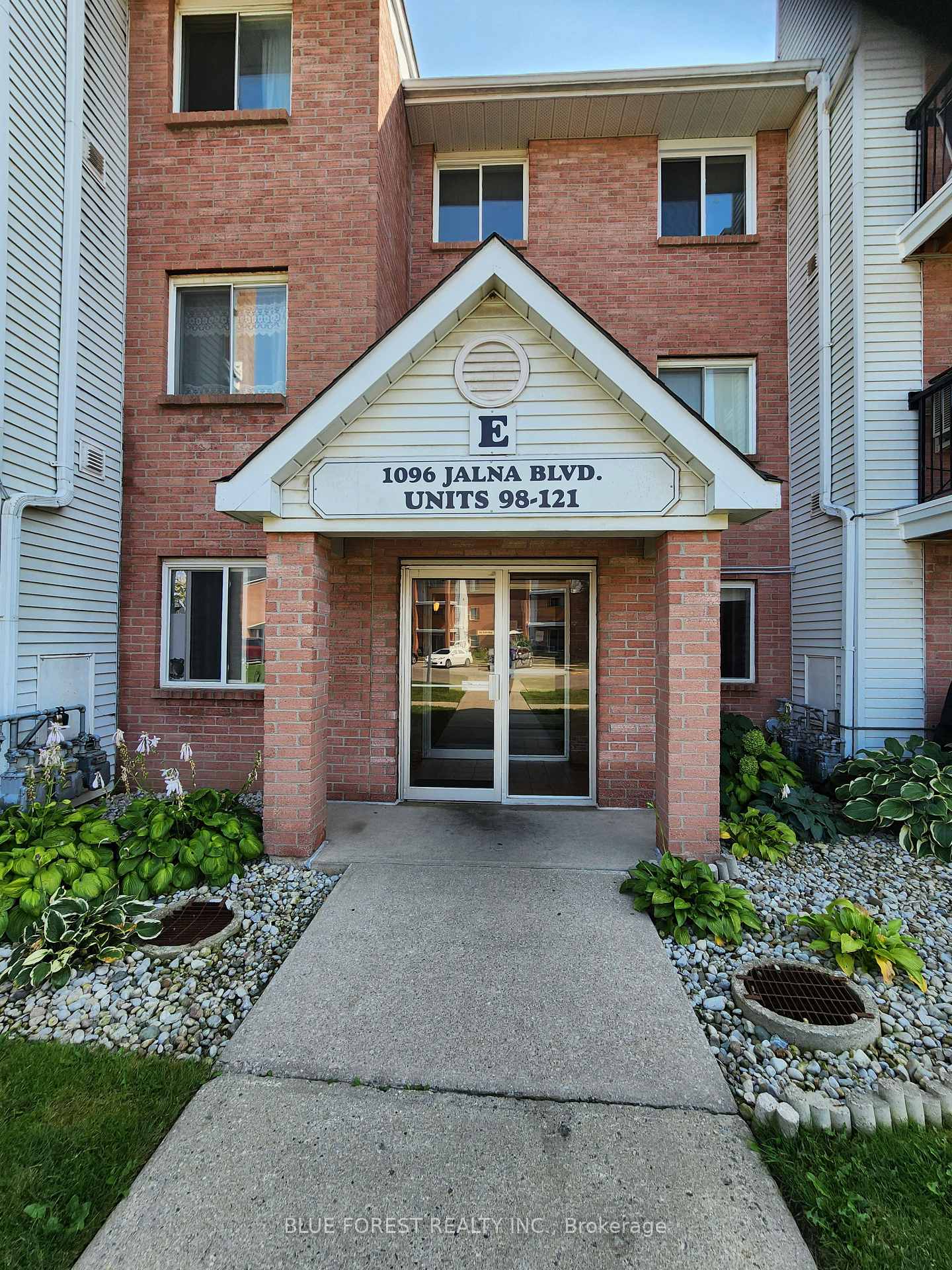 Front of Unit 103, 1096 Jalna Boulevard