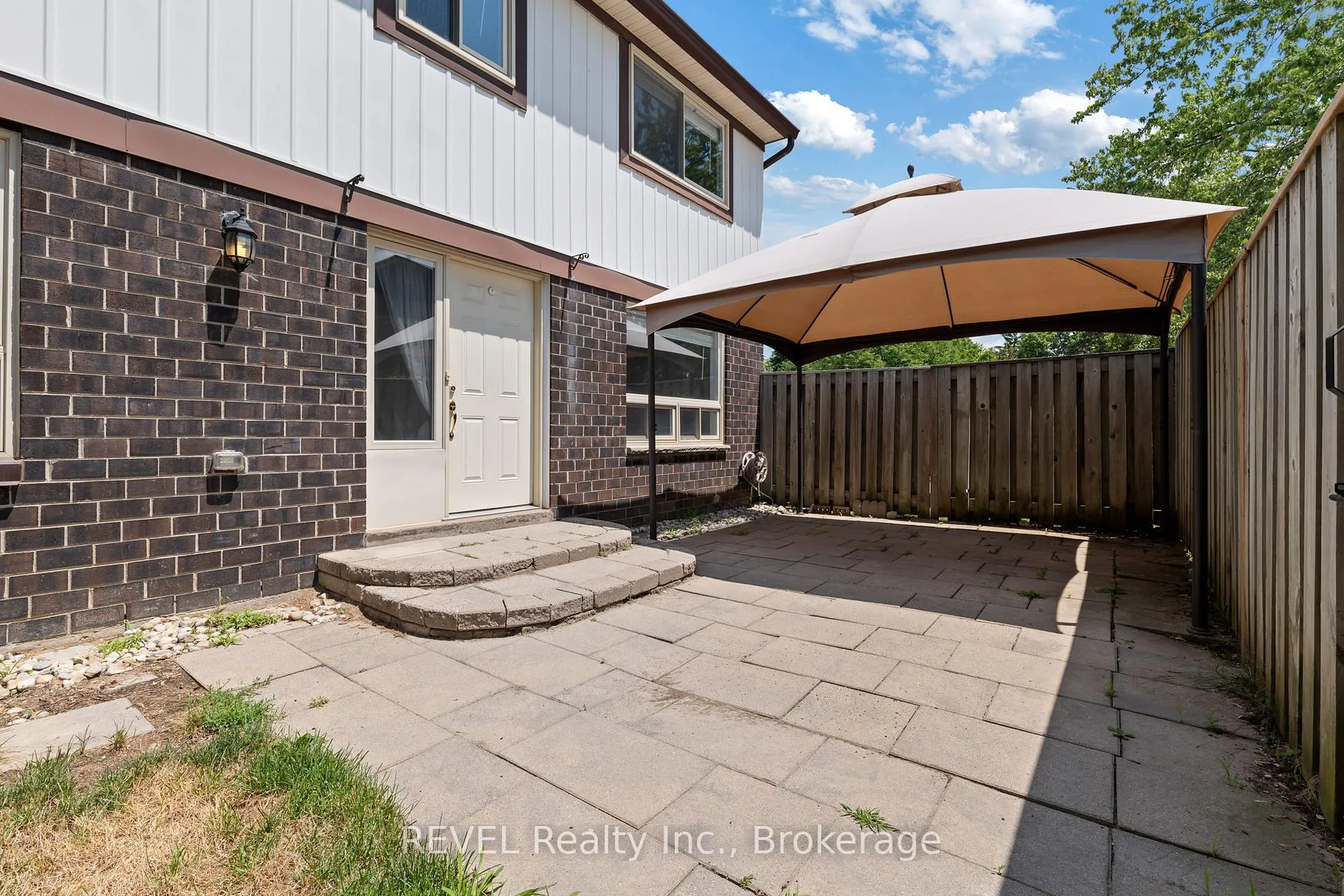 Photo 1 of Unit 109, 45 Marksam Road, Guelph, Willow West/Sugarbush/West Acres — HOMEH