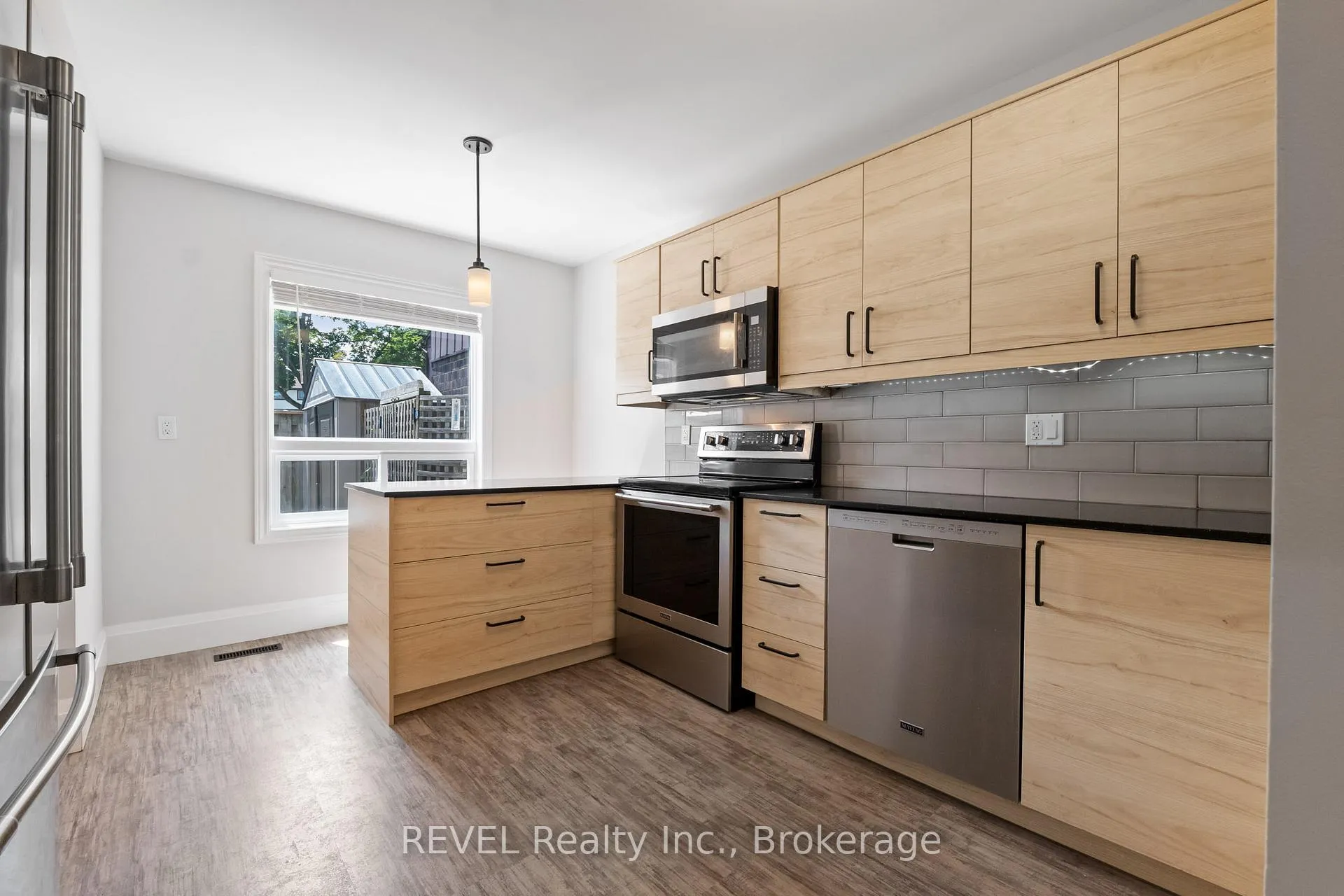 Photo 5 of Unit 109, 45 Marksam Road, Guelph, Willow West/Sugarbush/West Acres — HOMEH