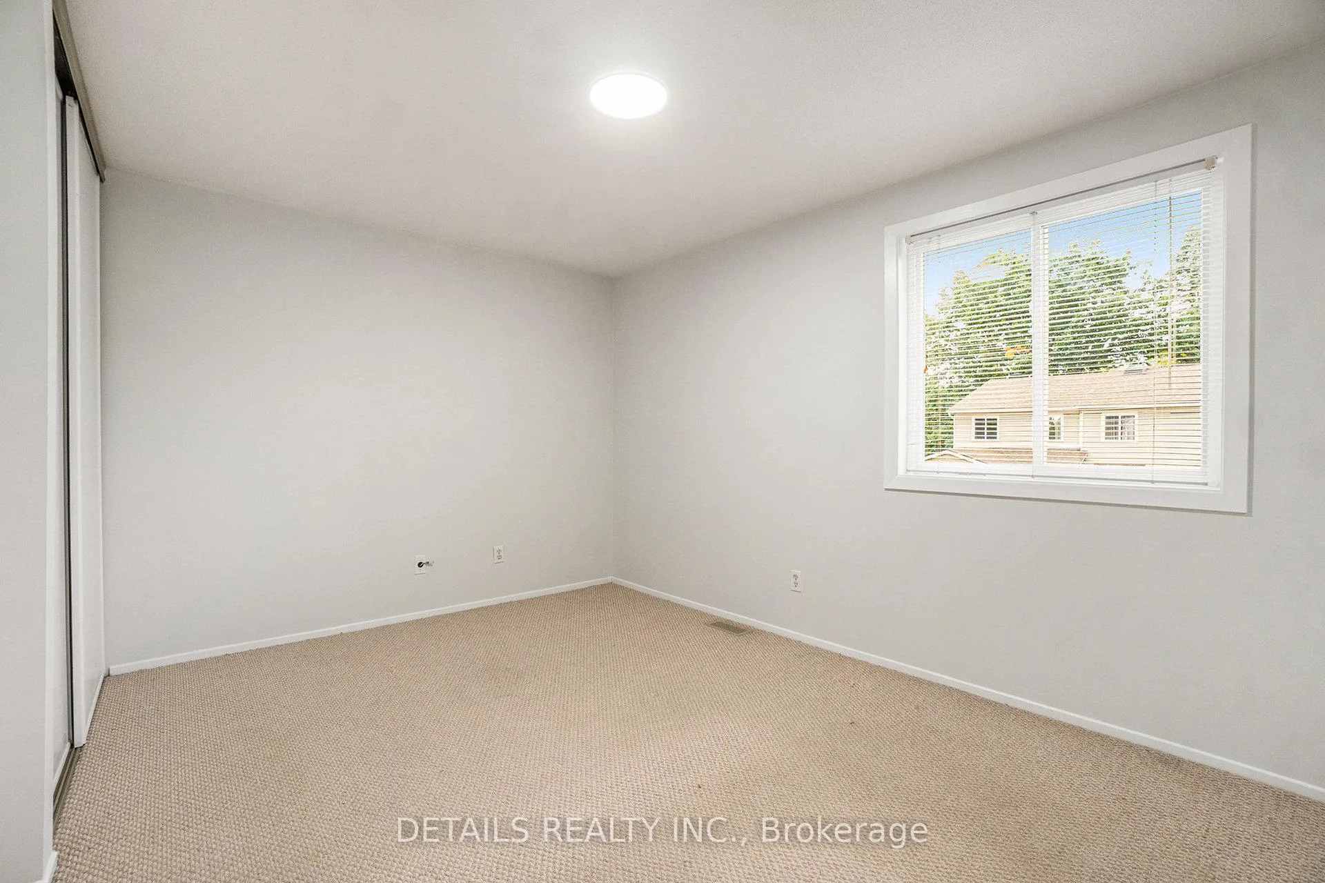 Photo 10 of Unit 9, 144 Valley Stream, Unit D Drive, Ottawa, Leslie Park — HOMEH