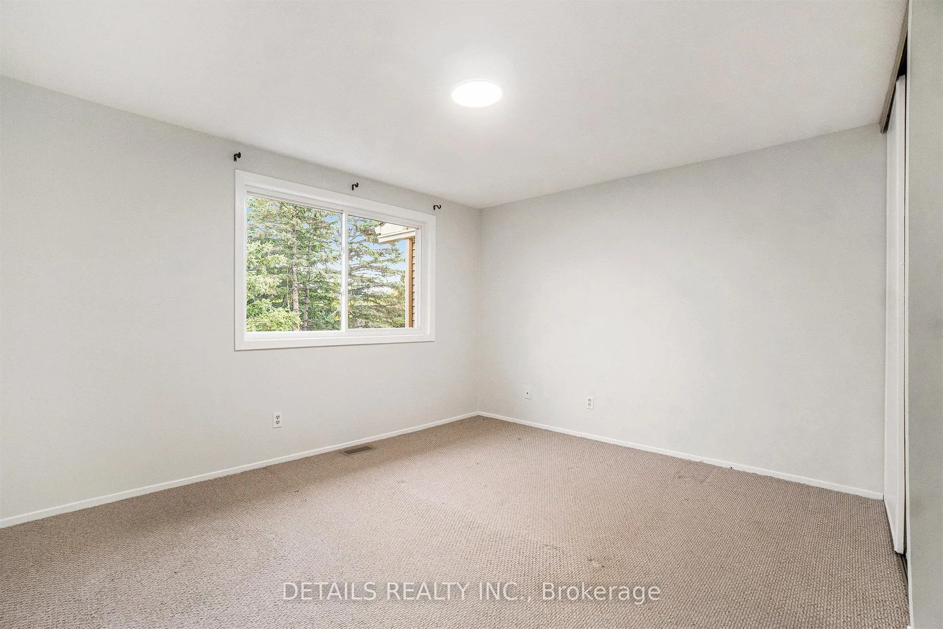 Photo 15 of Unit 9, 144 Valley Stream, Unit D Drive, Ottawa, Leslie Park — HOMEH