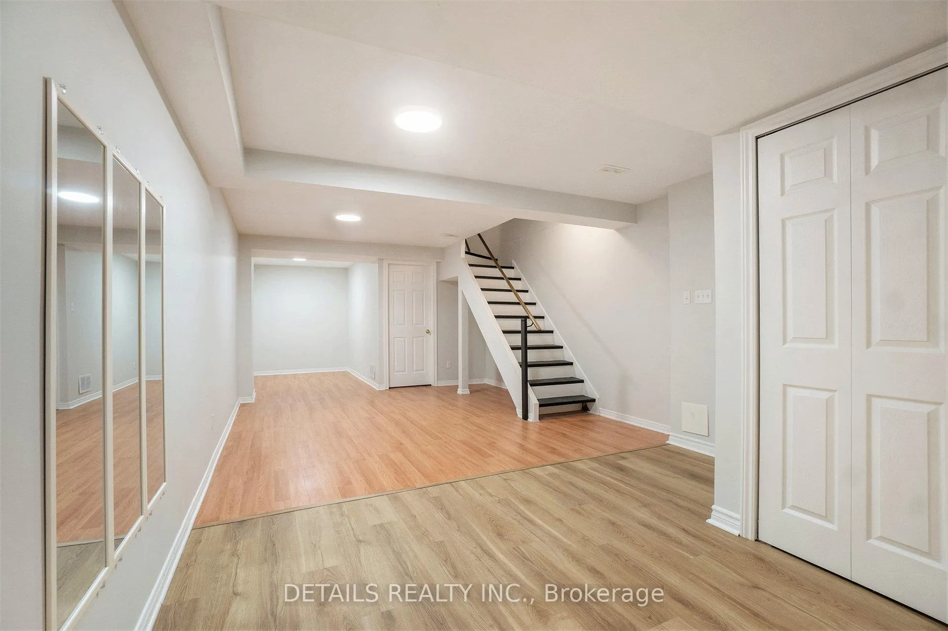Photo 17 of Unit 9, 144 Valley Stream, Unit D Drive, Ottawa, Leslie Park — HOMEH