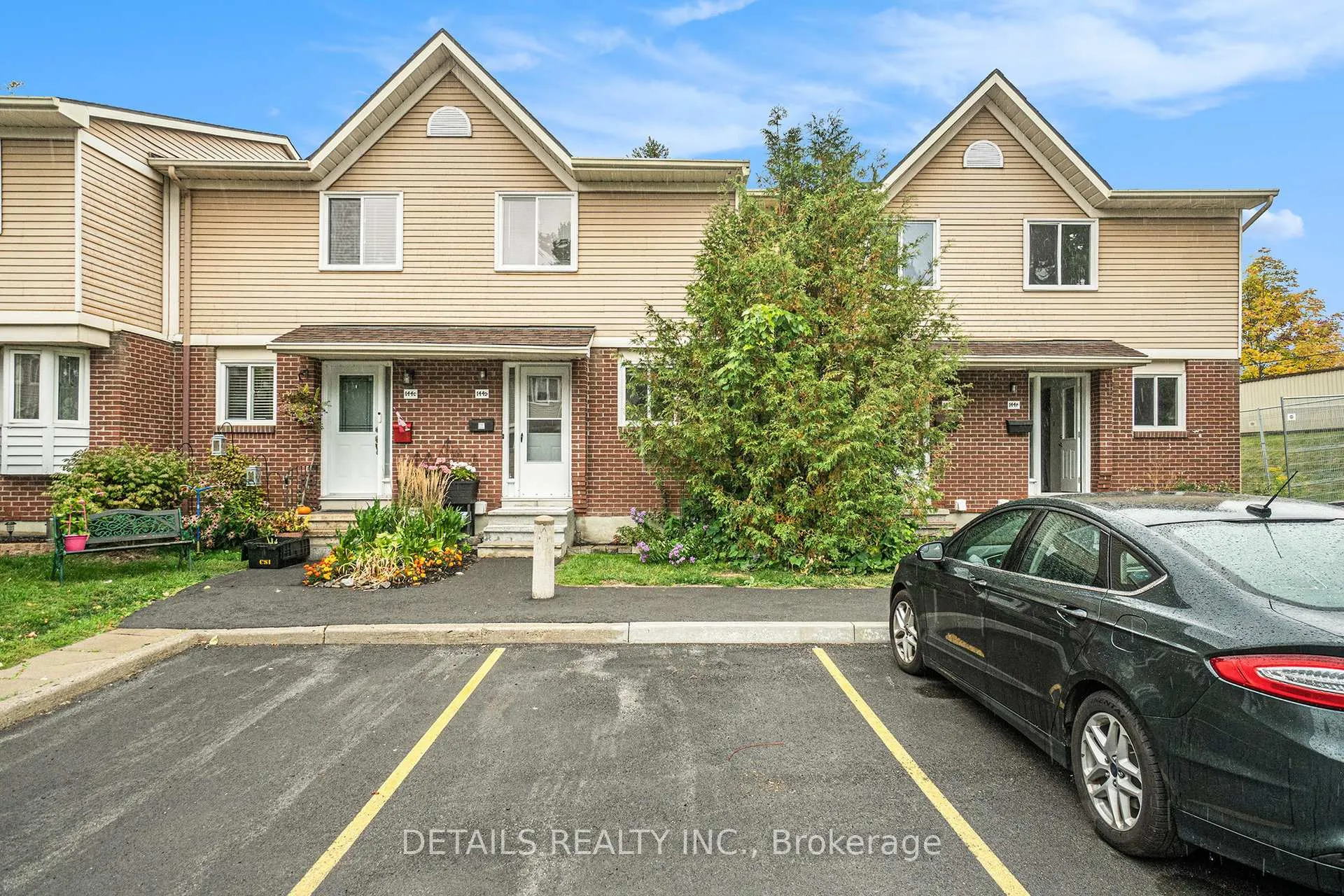 Photo 20 of Unit 9, 144 Valley Stream, Unit D Drive, Ottawa, Leslie Park — HOMEH