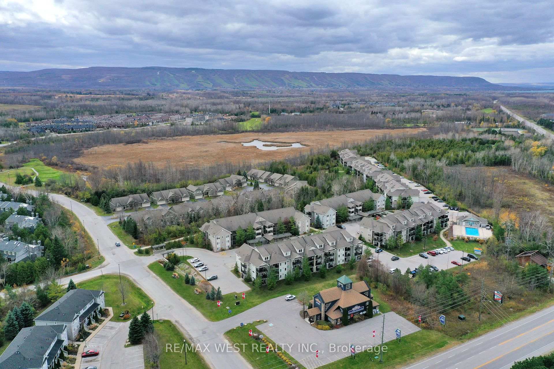 Photo 6 of Unit 203, 1 Brandy Lane Drive, Collingwood — HOMEH