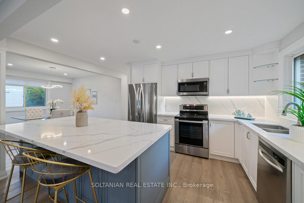 Photo 11 of 35 Brookland Avenue, Aurora, Aurora Highlands — HOMEH