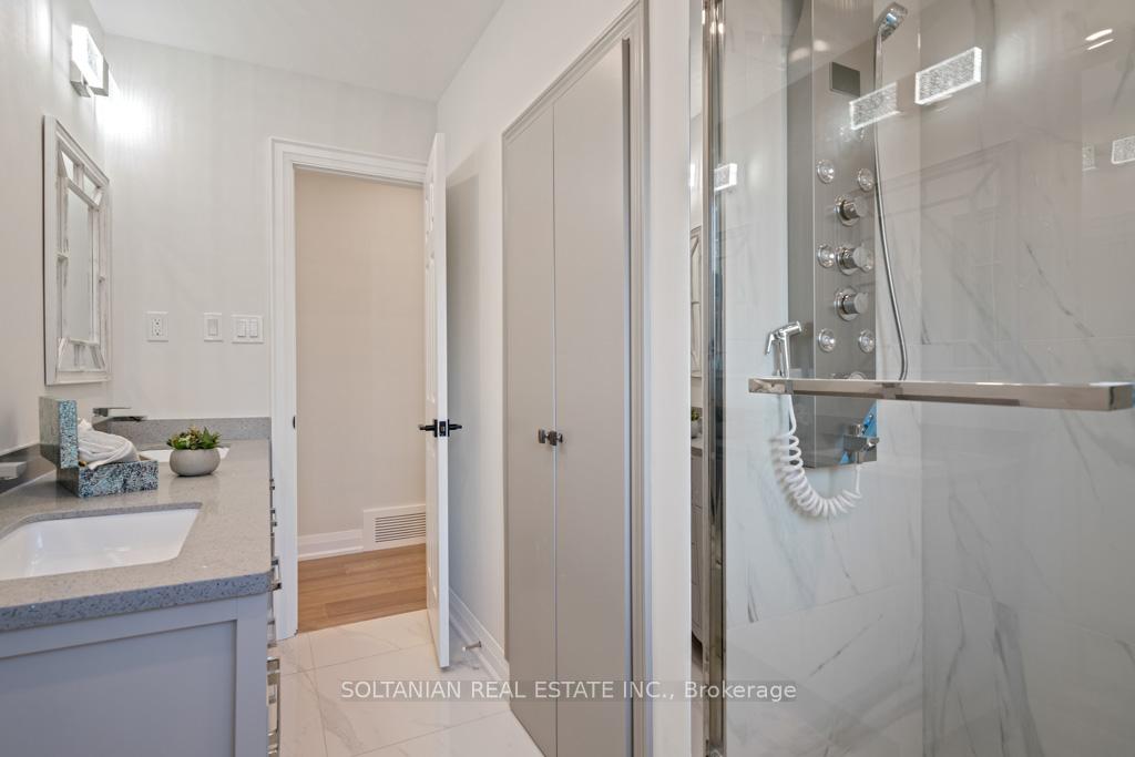 Photo 15 of 35 Brookland Avenue, Aurora, Aurora Highlands — HOMEH