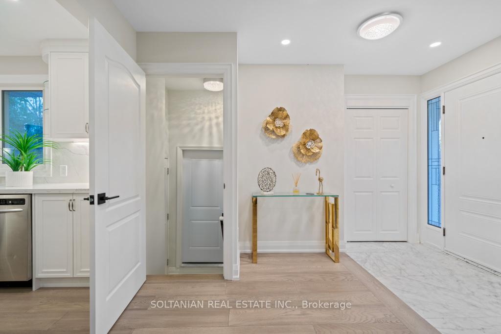 Photo 20 of 35 Brookland Avenue, Aurora, Aurora Highlands — HOMEH