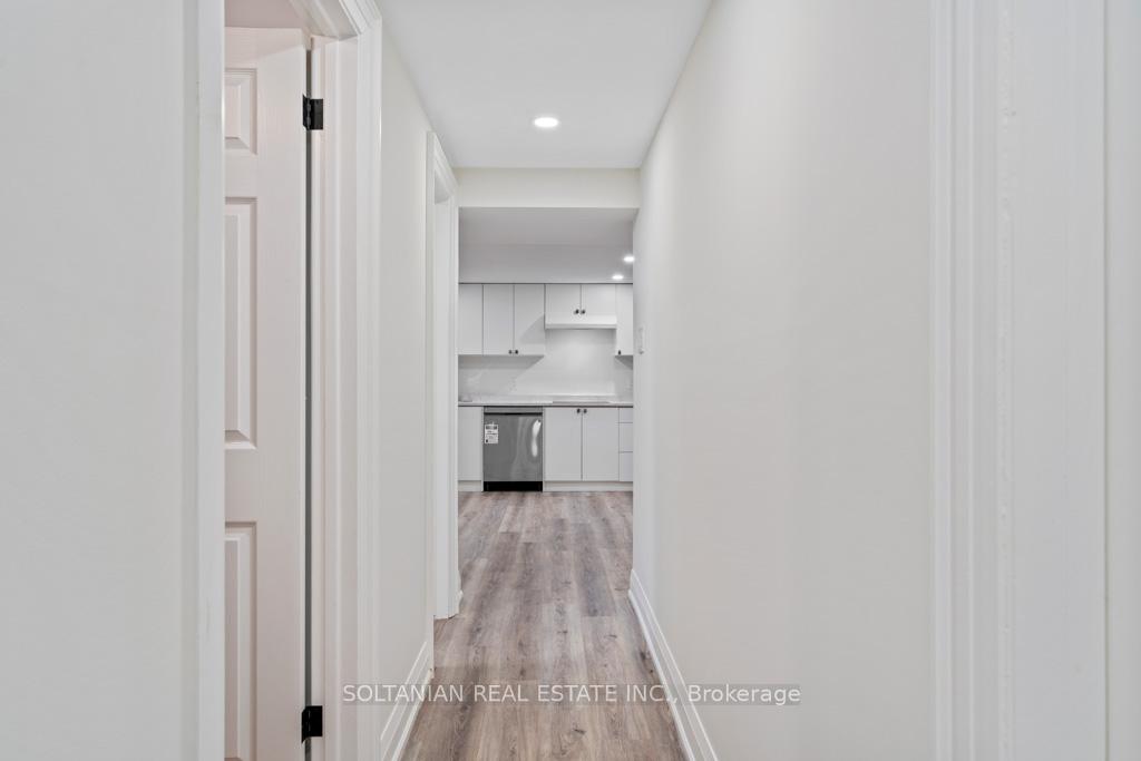 Photo 25 of 35 Brookland Avenue, Aurora, Aurora Highlands — HOMEH