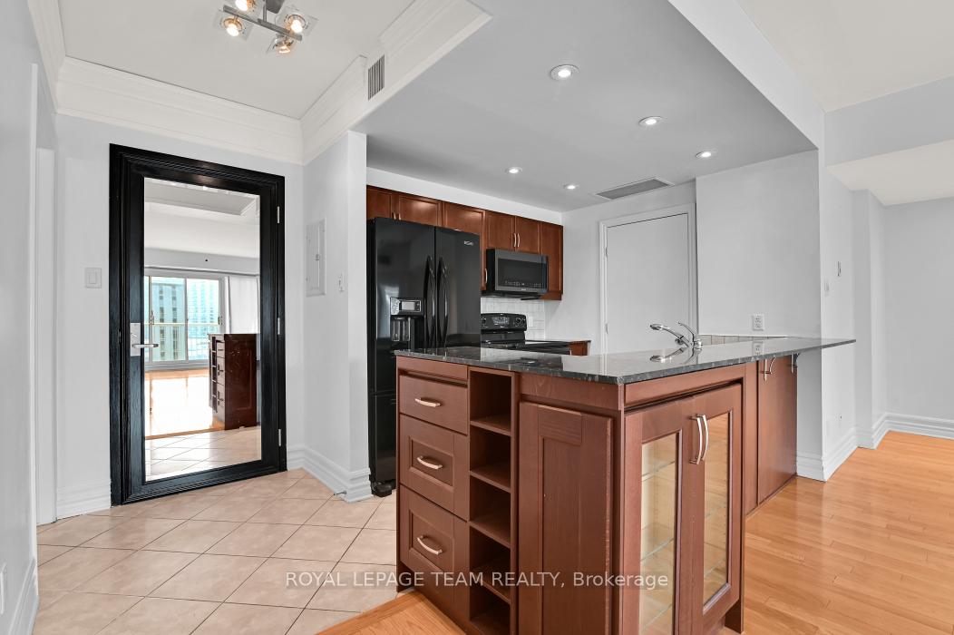 Photo 4 of Unit 1306, 200 Rideau Street, Ottawa, Sandy Hill — HOMEH